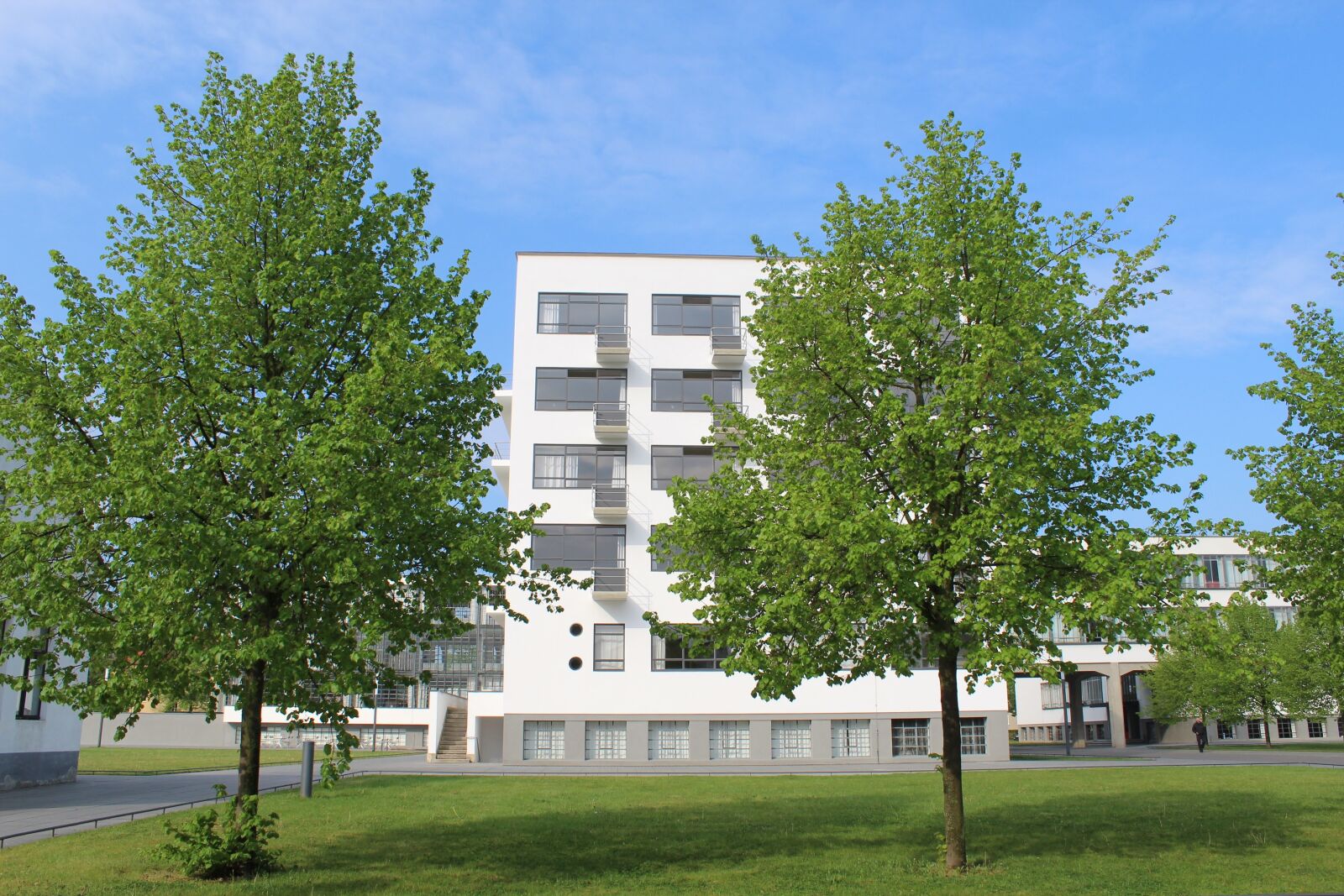 Canon EOS 1300D (EOS Rebel T6 / EOS Kiss X80) sample photo. Bauhaus, martin-gropius-bau, dessau photography