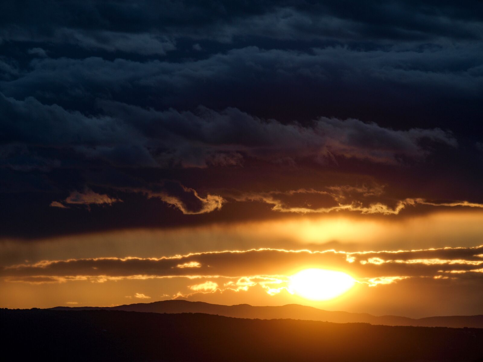 Olympus E-520 (EVOLT E-520) sample photo. Sun, sunset, clouds photography