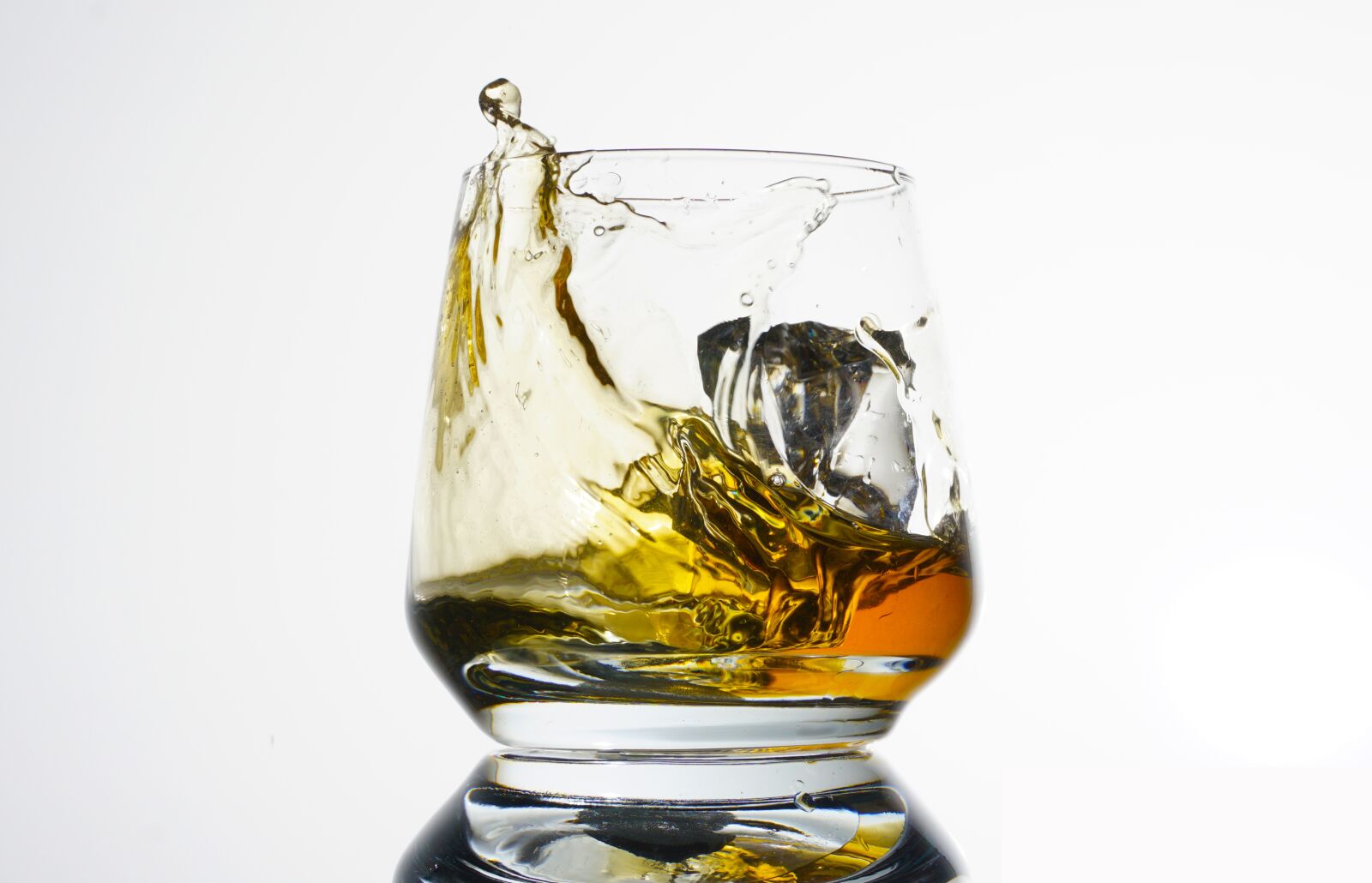Sony a6000 sample photo. Whiskey, glass, drink photography
