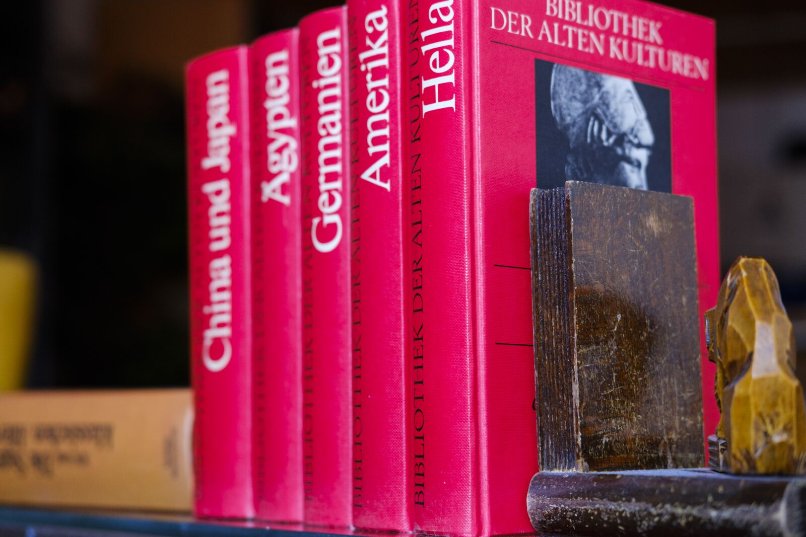 Fujifilm X-T2 + Fujifilm XF 35mm F2 R WR sample photo. Books, literature, education photography