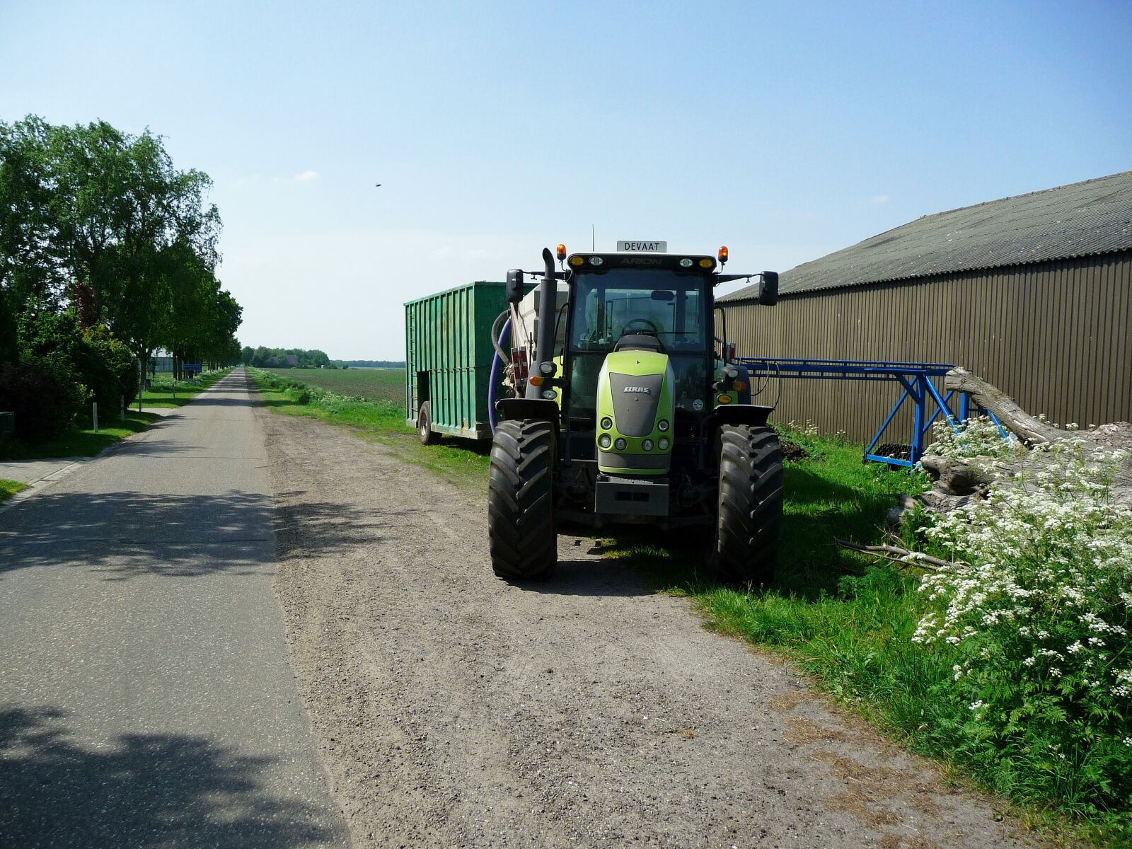 Panasonic Lumix DMC-TZ5 sample photo. Tractor, farm, barn photography