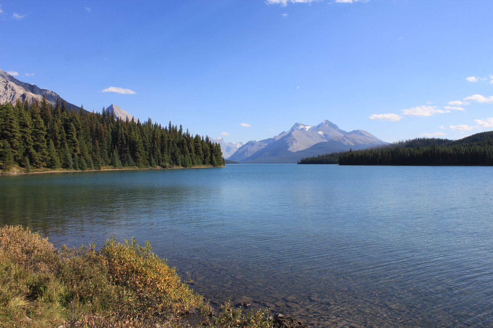 Canon EOS 550D (EOS Rebel T2i / EOS Kiss X4) sample photo. Lake, mountains, canada photography