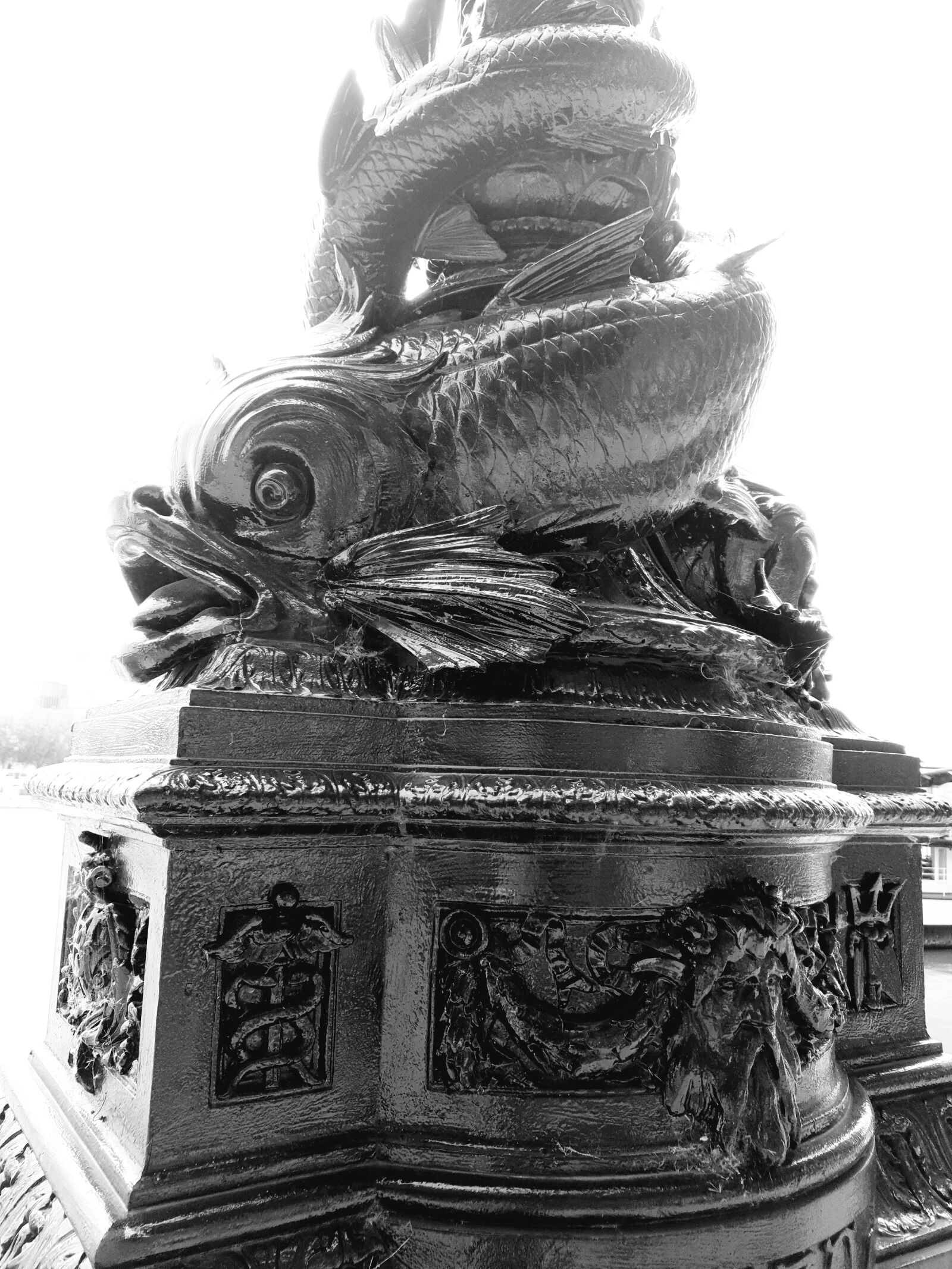 Samsung Galaxy Note9 sample photo. London, fish, monument photography