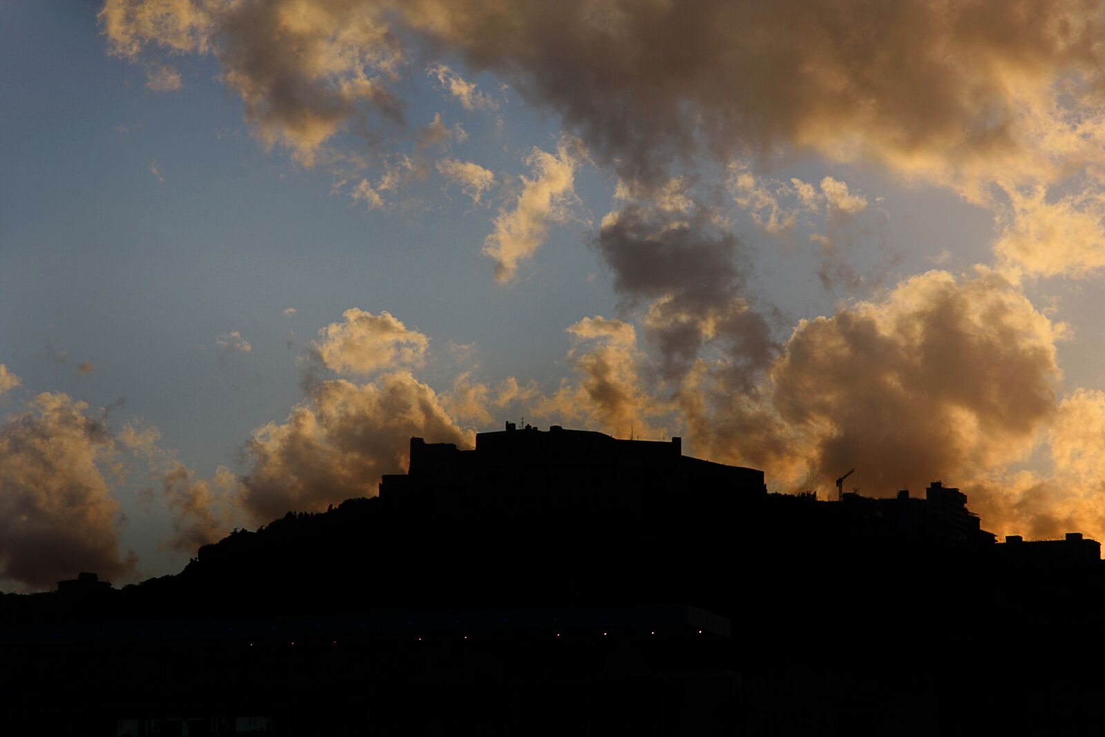 Canon EOS 1000D (EOS Digital Rebel XS / EOS Kiss F) sample photo. Sunset, holidays, porto photography