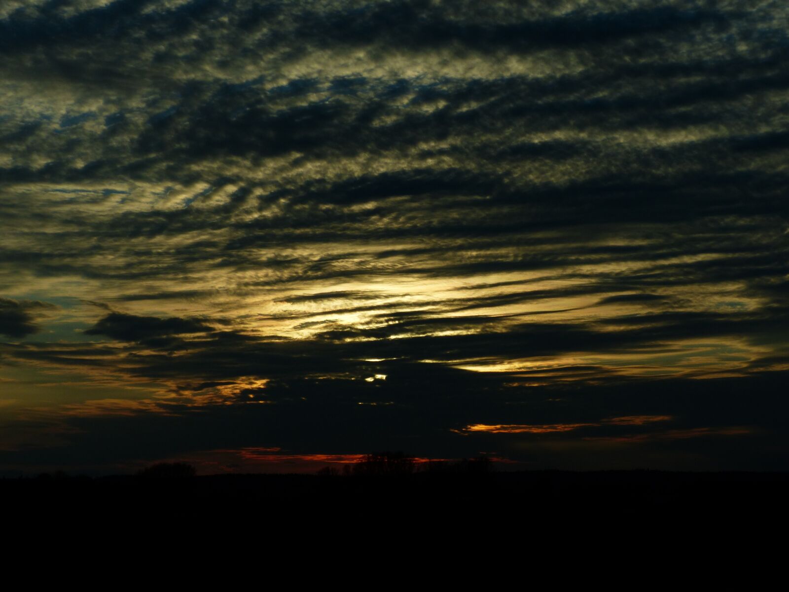 Panasonic Lumix DMC-FZ200 sample photo. Sky, gloomy, cloudiness photography