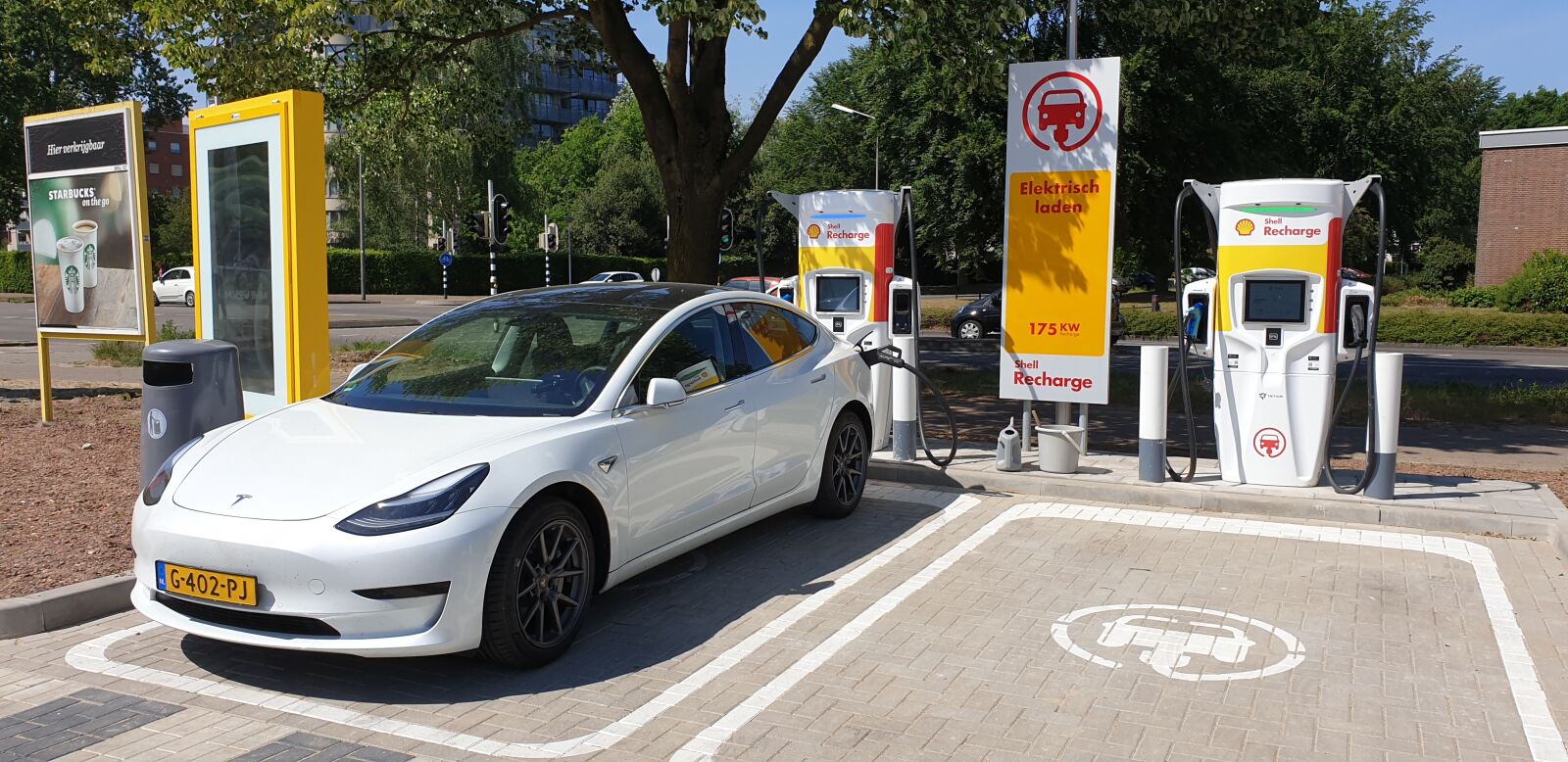 Samsung Galaxy S9+ sample photo. Ev, charging, charge point photography