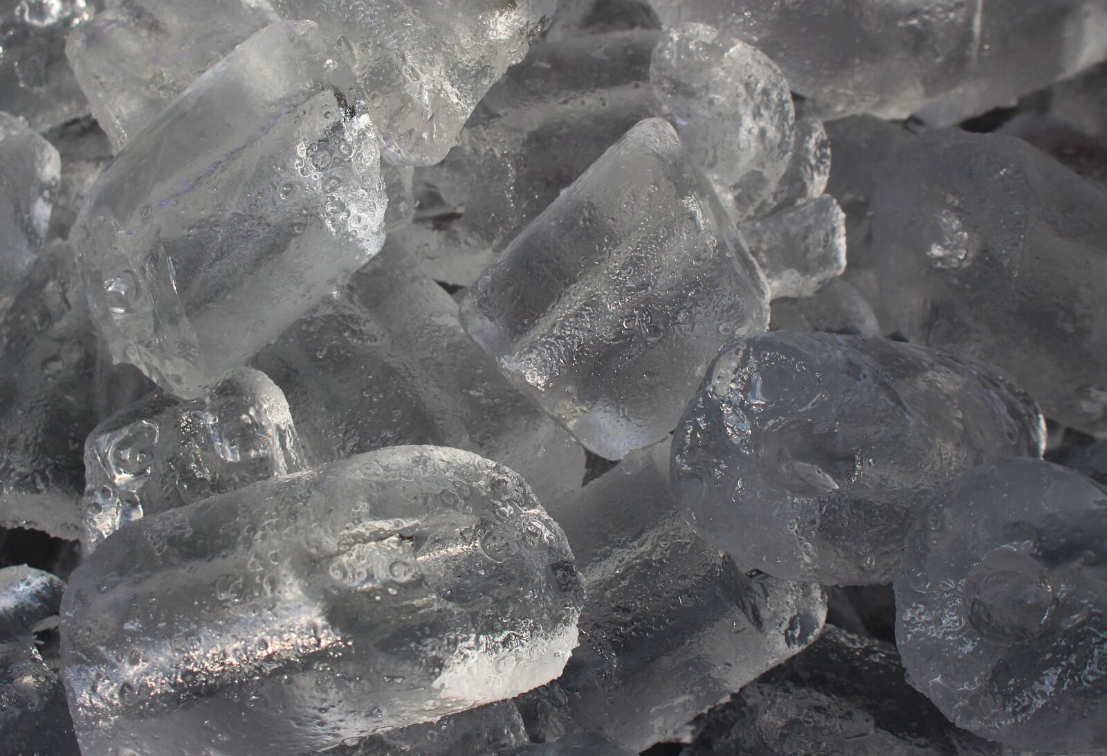 Canon EOS 700D (EOS Rebel T5i / EOS Kiss X7i) sample photo. Ice, cubes, cold photography