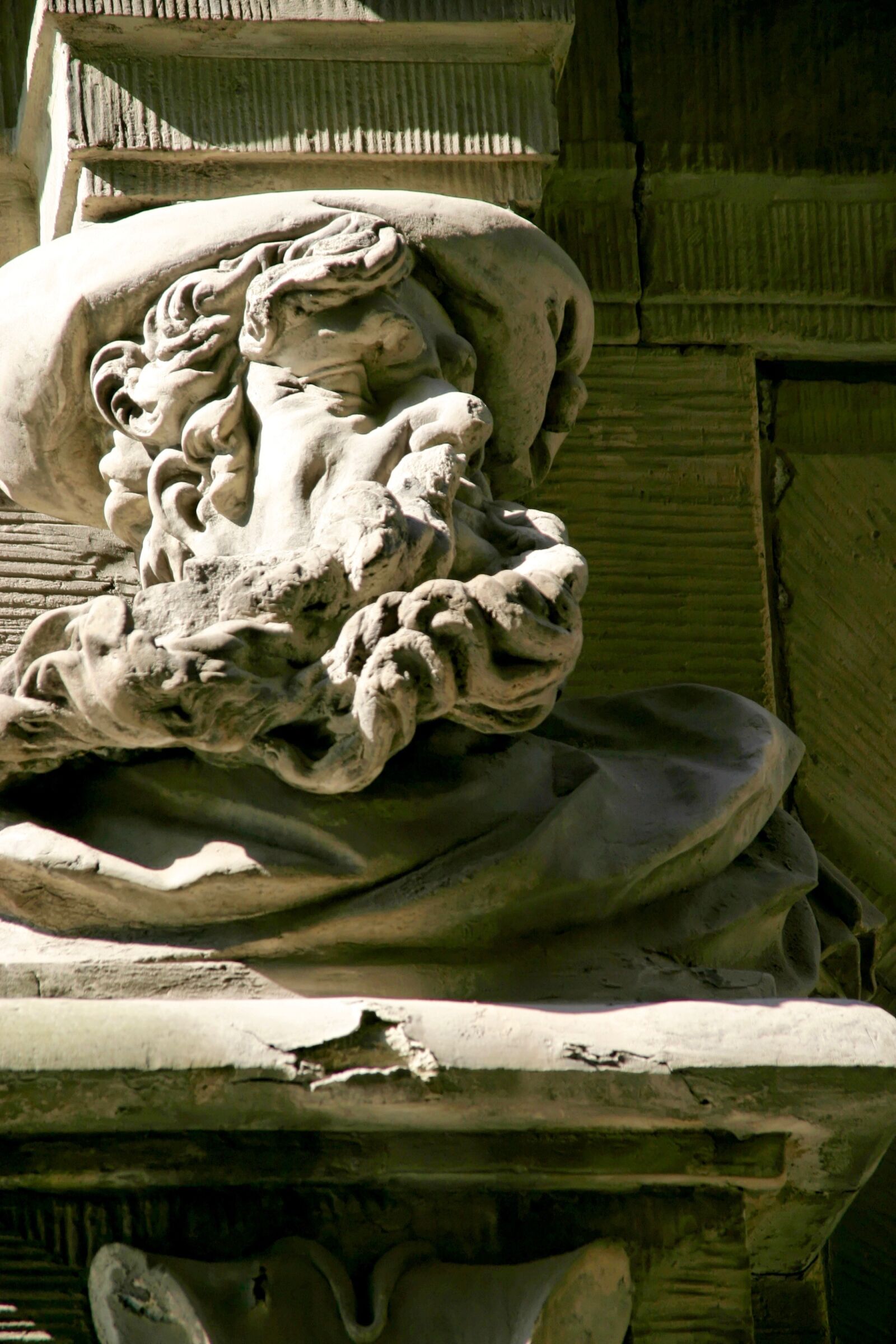Canon EOS 10D sample photo. Stucco, facade, ornament photography