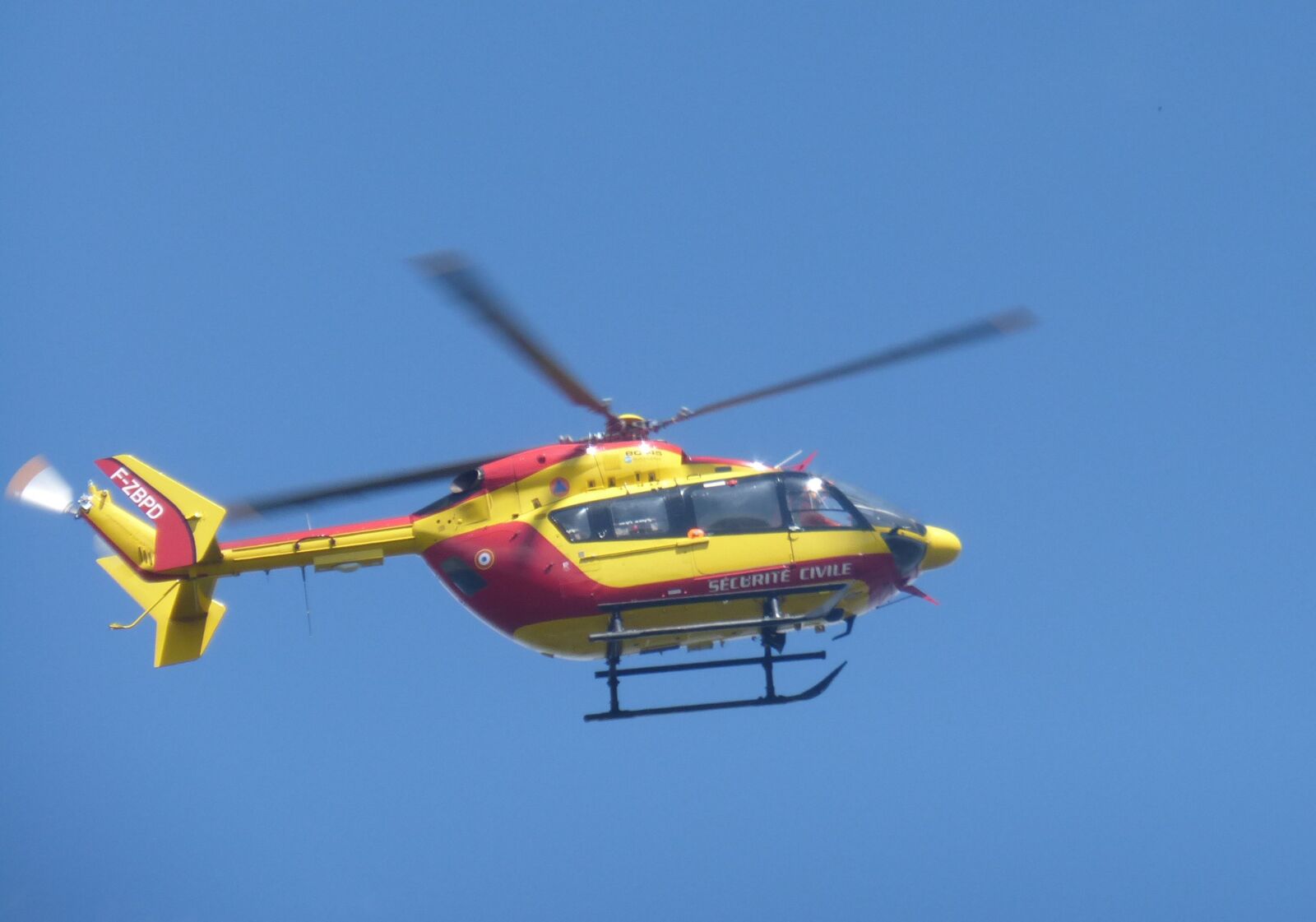 Panasonic Lumix DMC-ZS25 (Lumix DMC-TZ35) sample photo. Helicopter, mountain, civil protection photography