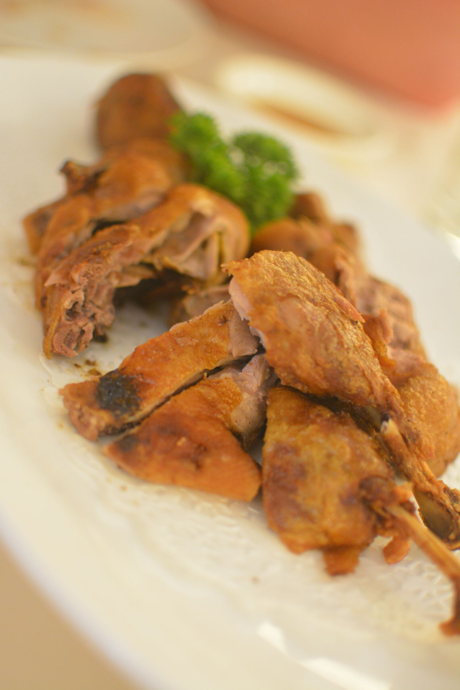 Nikon D5200 + Nikon AF-S DX Nikkor 35mm F1.8G sample photo. Chicken, eating, food, restaurant photography