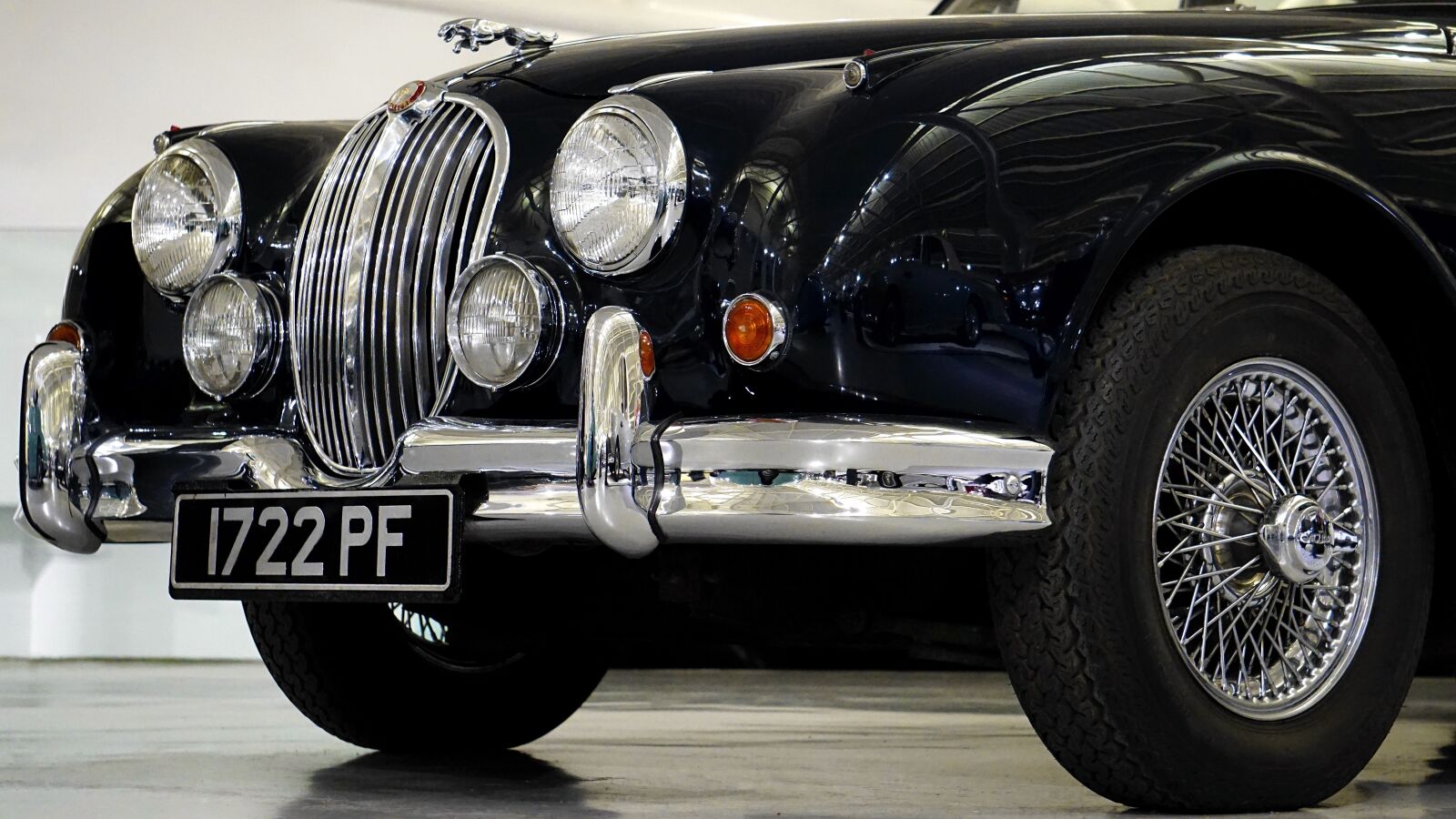 Sony E 55-210mm F4.5-6.3 OSS sample photo. Jaguar car, classic, car photography