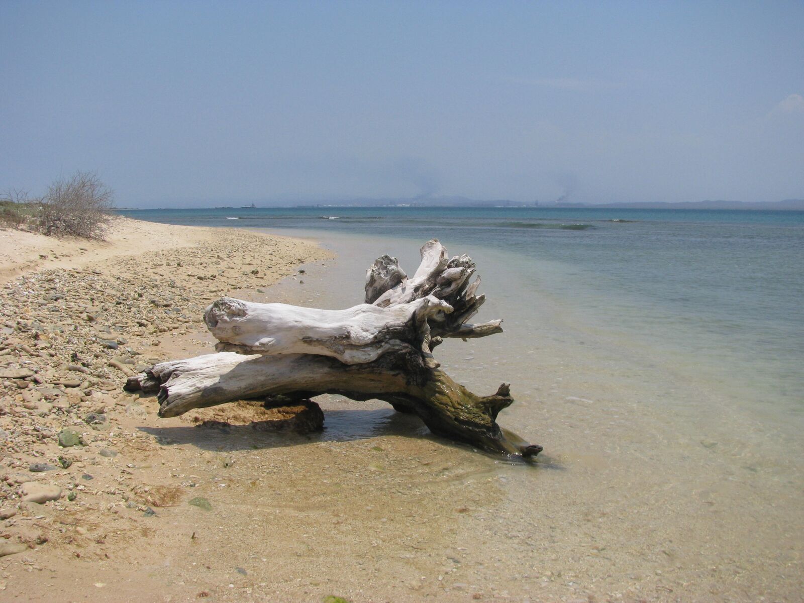 Canon POWERSHOT SX100 IS sample photo. Trunk, beach, venezuela photography