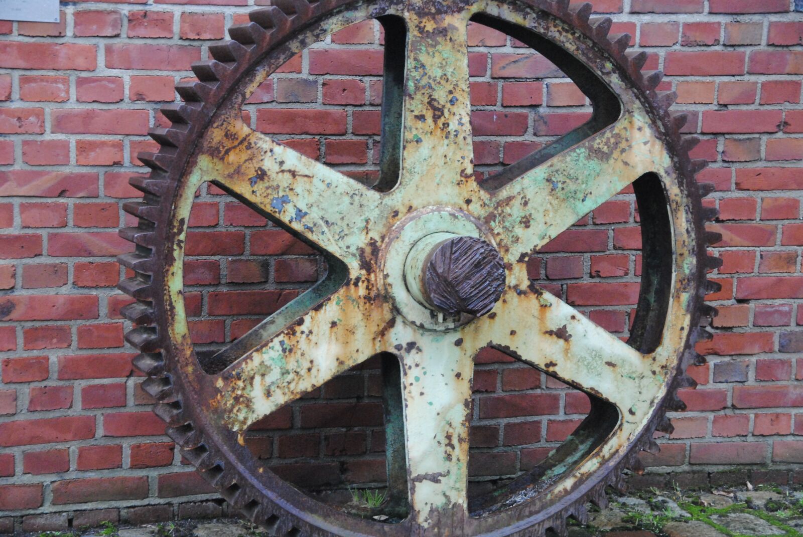 Nikon D3000 sample photo. Gear, wheel, mechanics photography