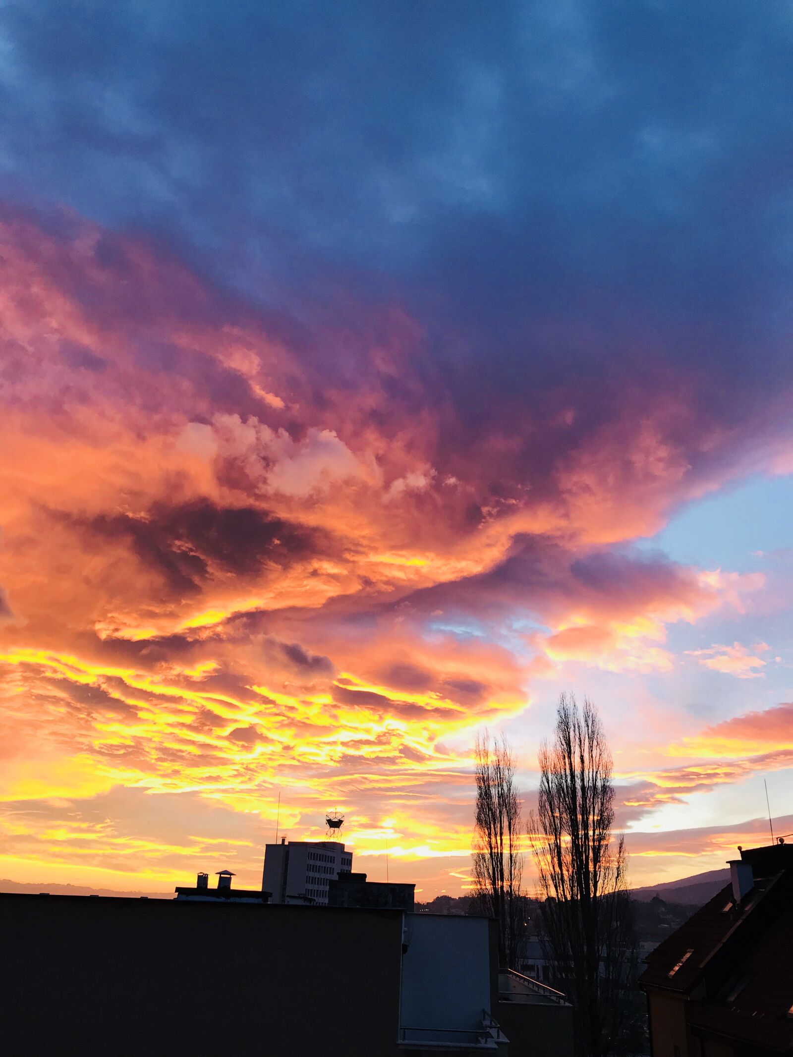 Apple iPhone 7 Plus sample photo. Sunrise, morning, clouds photography