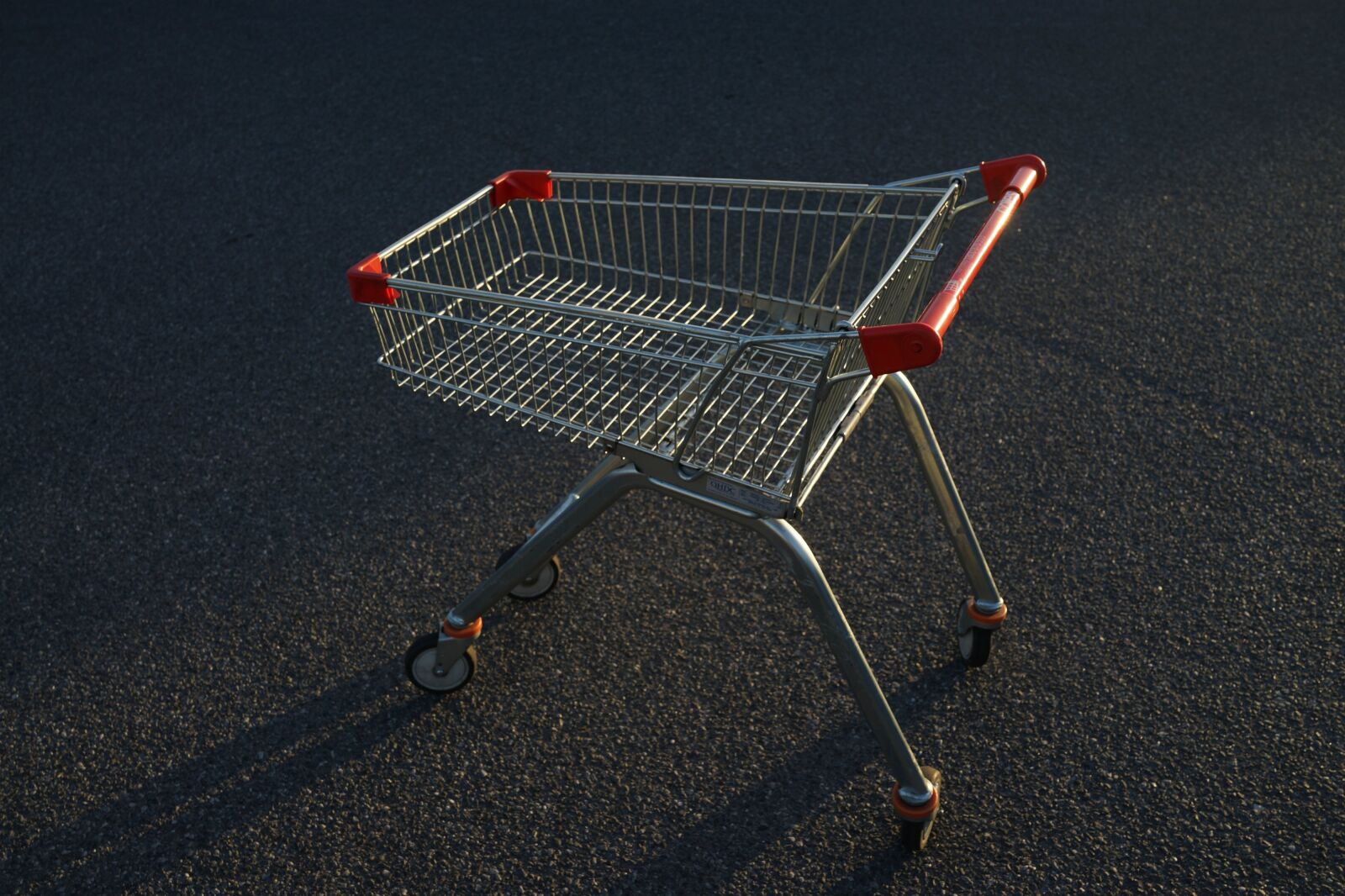 Sony Cyber-shot DSC-RX1R sample photo. Shopping cart, empty, supermarket photography