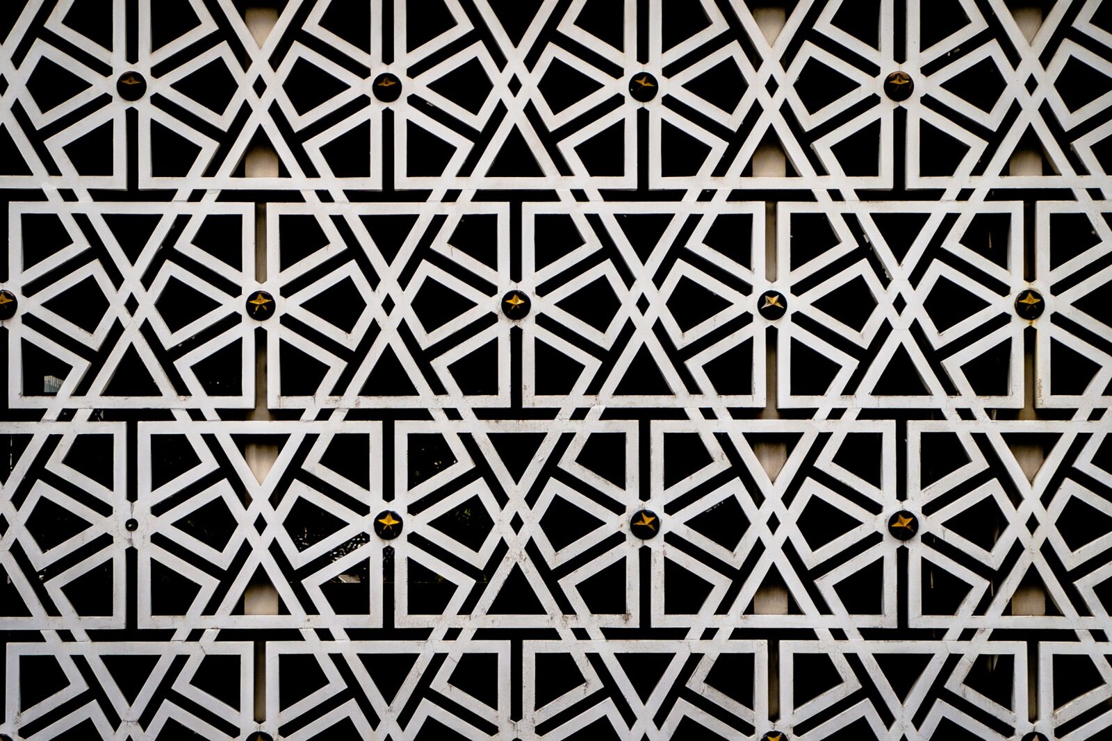 Canon EOS 1000D (EOS Digital Rebel XS / EOS Kiss F) sample photo. Arabesque, pattern, islamic photography