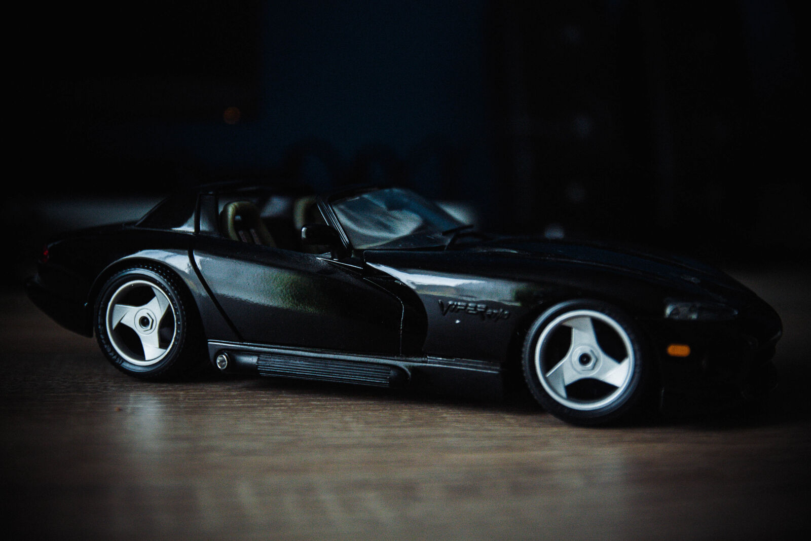 Canon EOS 500D (EOS Rebel T1i / EOS Kiss X3) + Tamron SP AF 17-50mm F2.8 XR Di II VC LD Aspherical (IF) sample photo. Dodge viper toy car photography