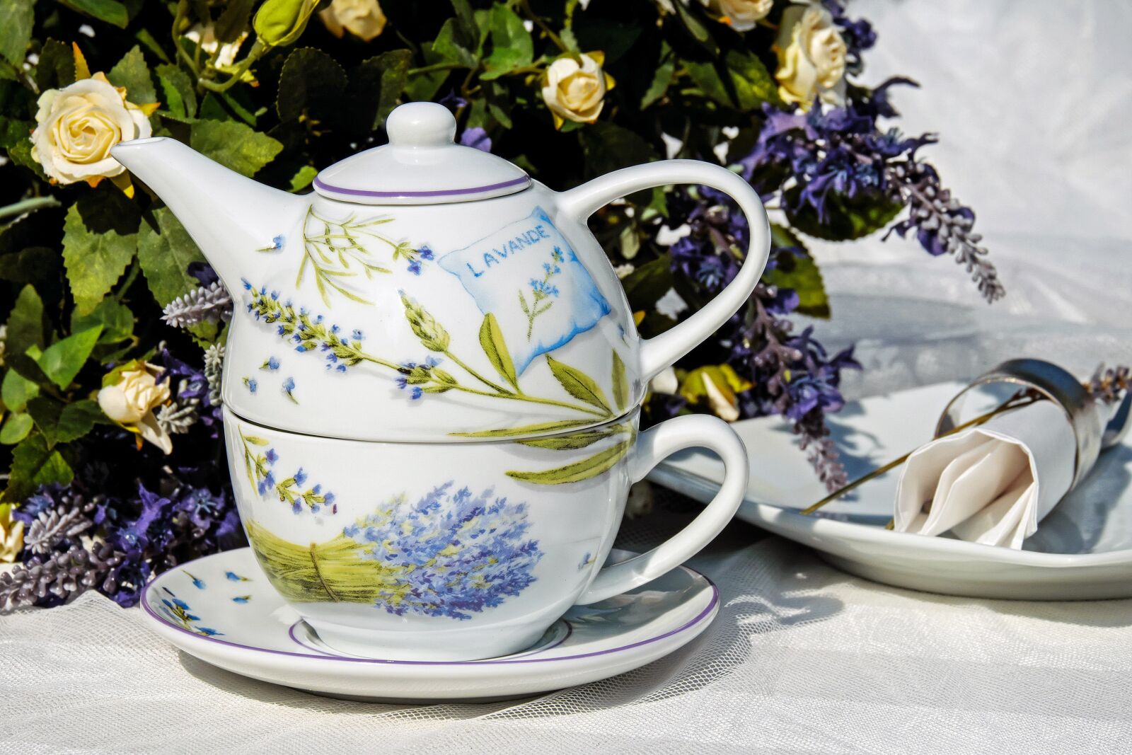 Fujifilm X-T10 + Fujifilm XC 50-230mm F4.5-6.7 OIS sample photo. Teacup, cup, pot photography