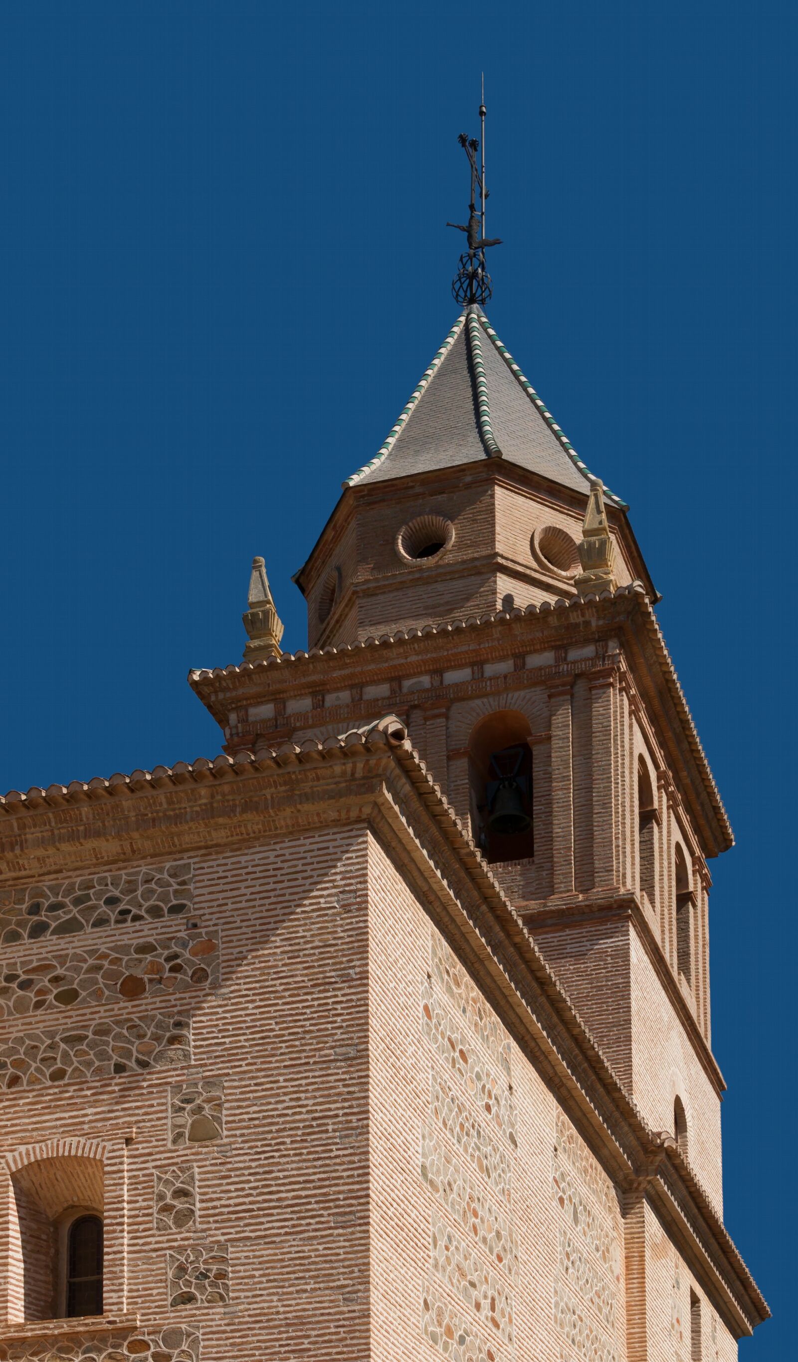 Sony Alpha DSLR-A550 sample photo. Santa maria, alhambra, church photography