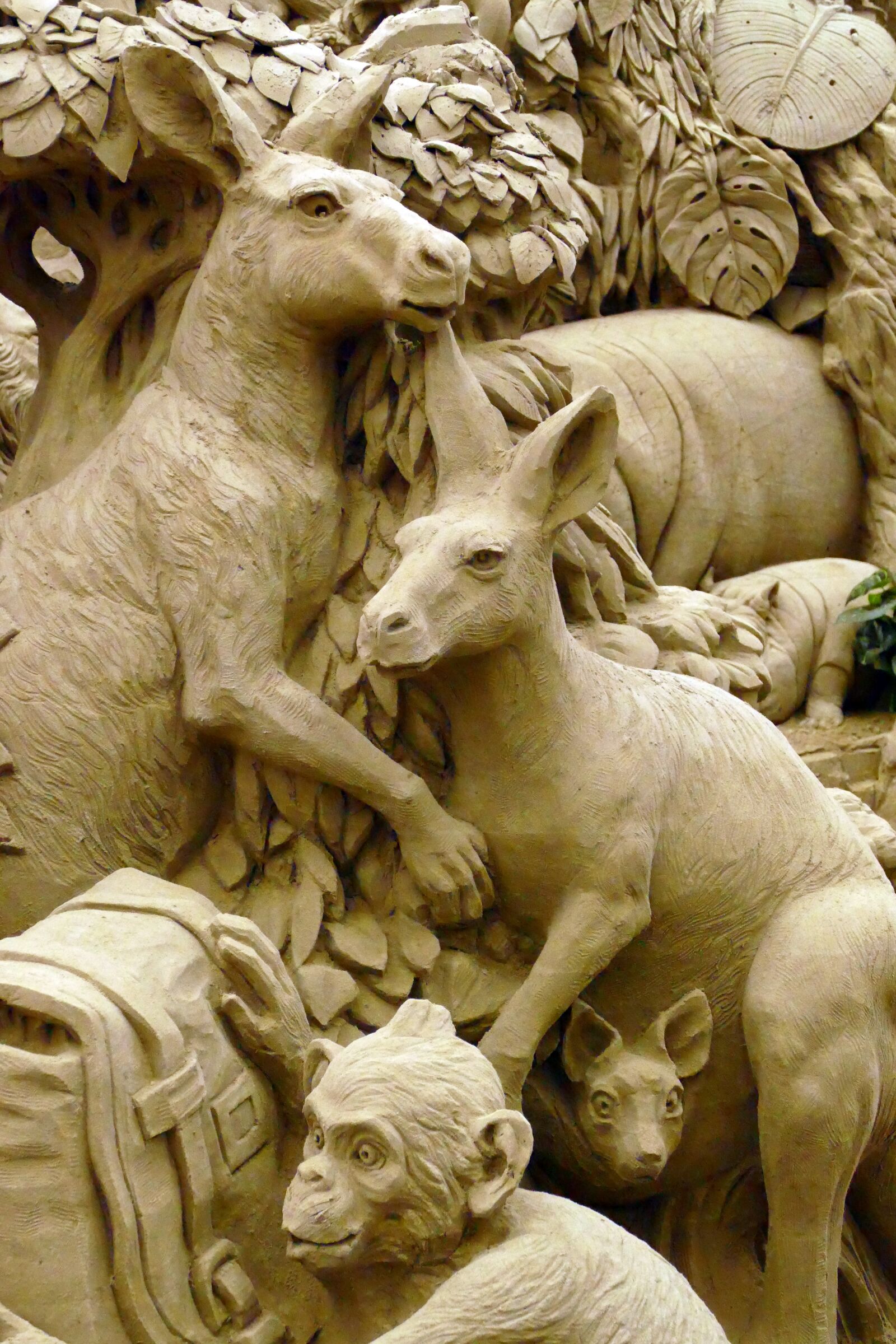Panasonic Lumix DMC-FZ1000 sample photo. Sand sculpture, sand, sculpture photography