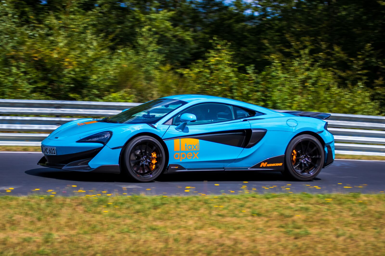 Canon EOS 750D (EOS Rebel T6i / EOS Kiss X8i) sample photo. Mclaren, mclaren 570s, racing photography