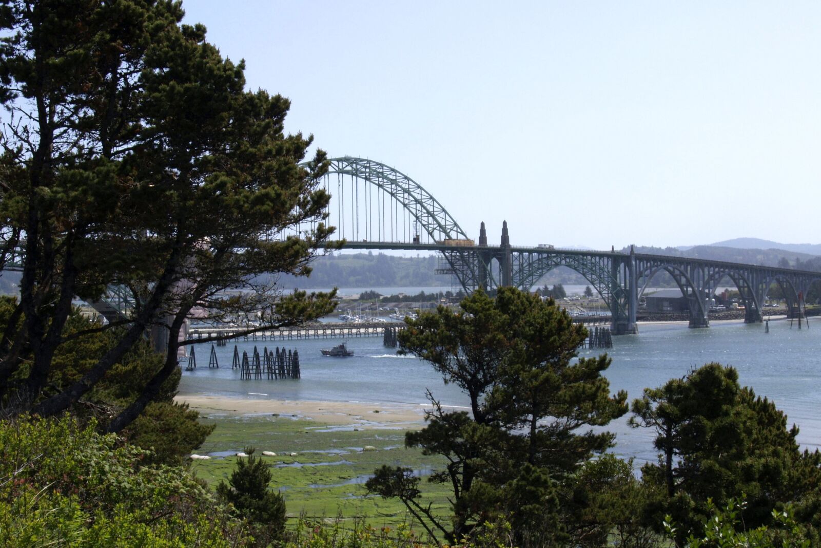 Olympus E-330 (EVOLT E-330) sample photo. Bridge, metal, landscape photography