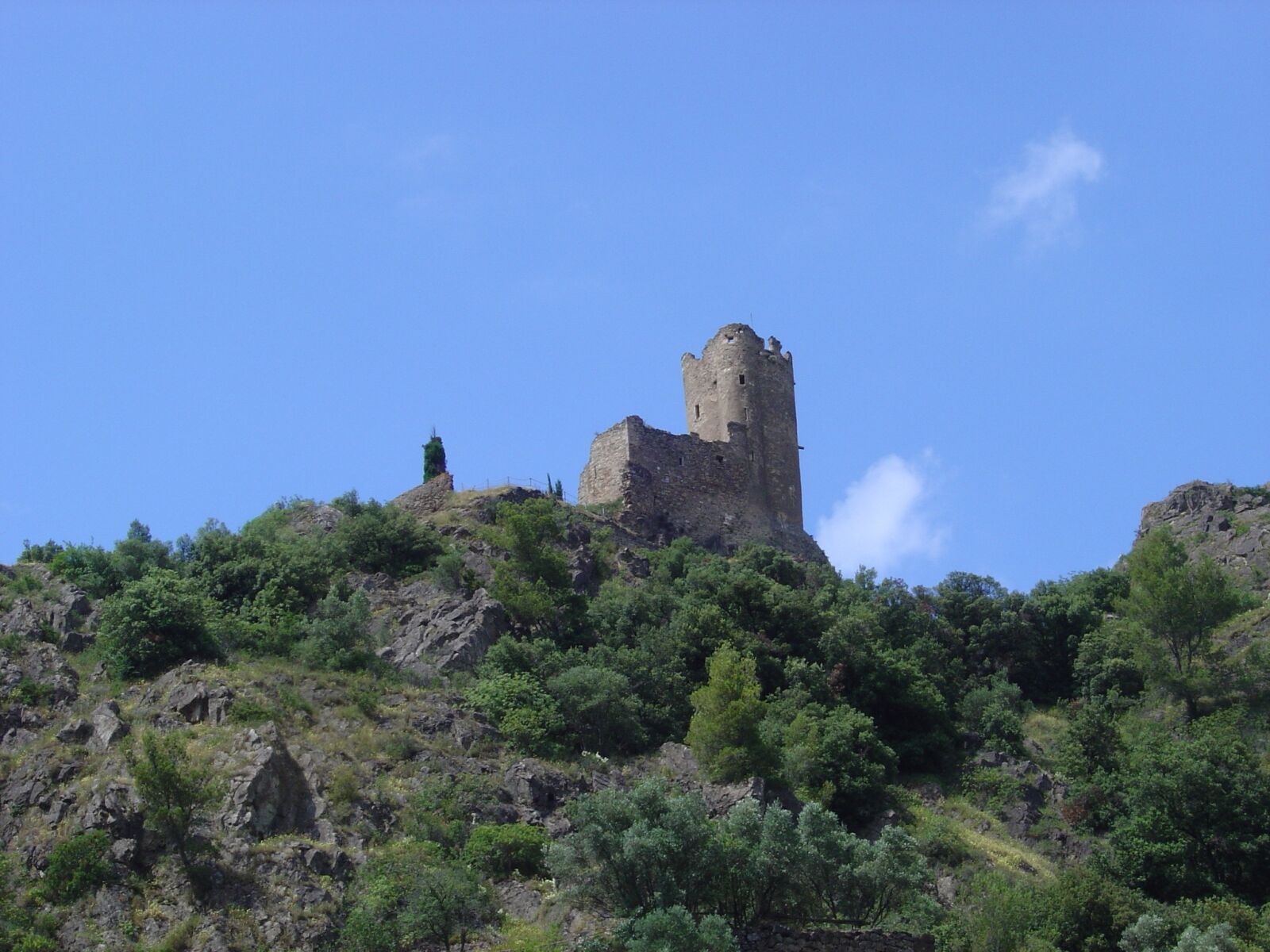 Sony DSC-P92 sample photo. Cathar country, castle, south photography
