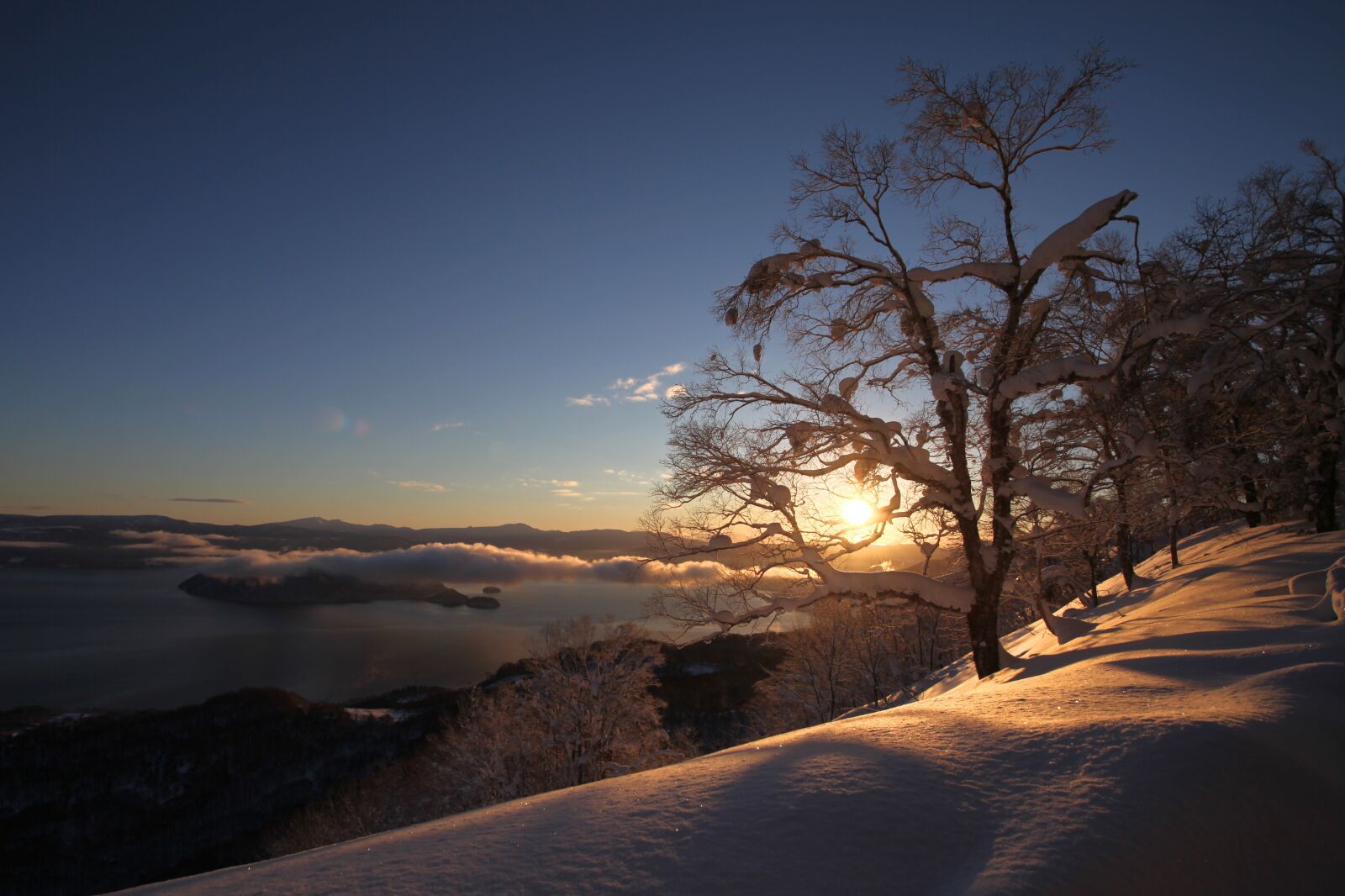 Canon EOS 5D Mark II sample photo. Sunrise, snow, mountain photography