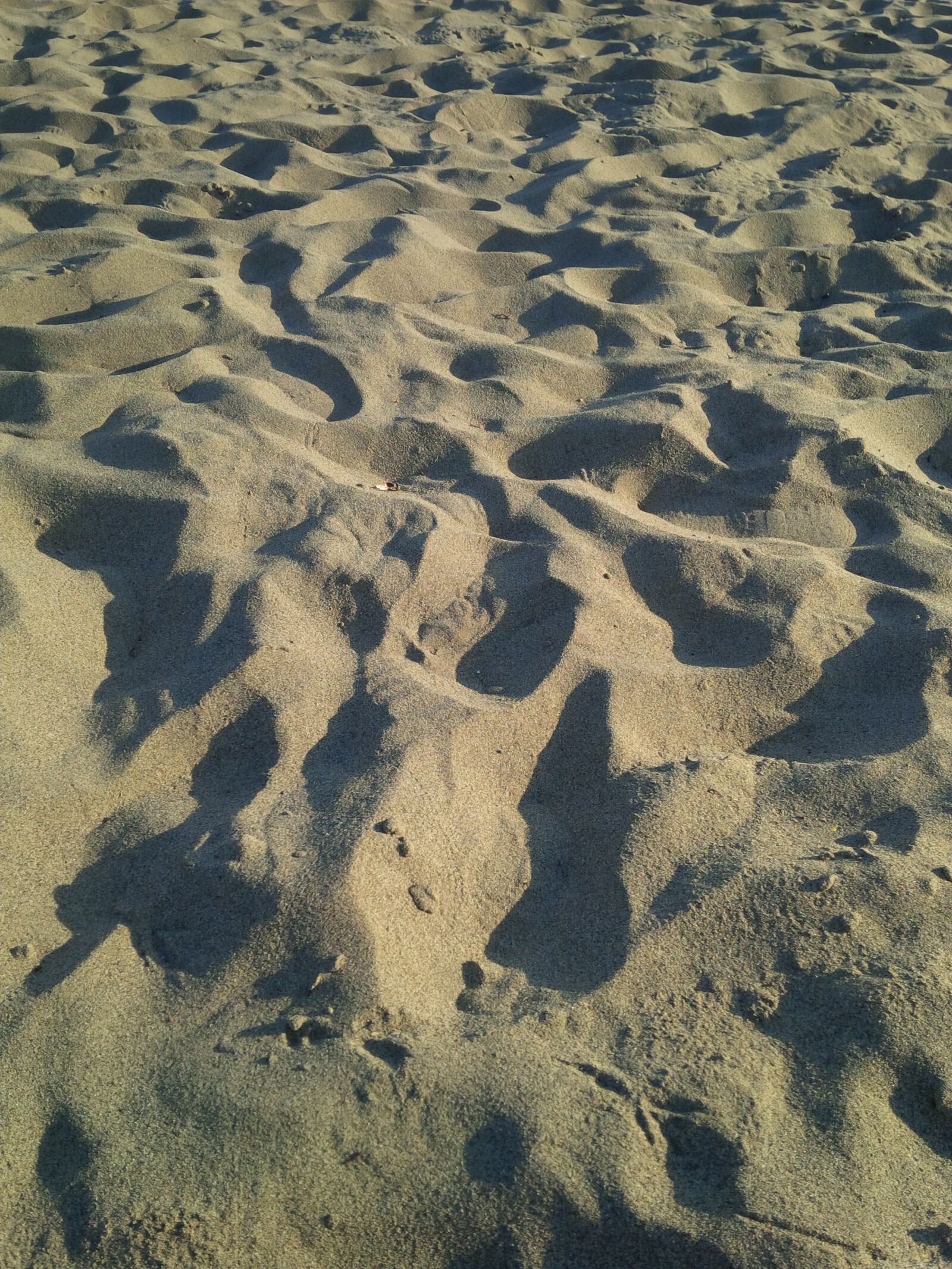 BlackBerry Z10 sample photo. Sand, shadows, nature photography