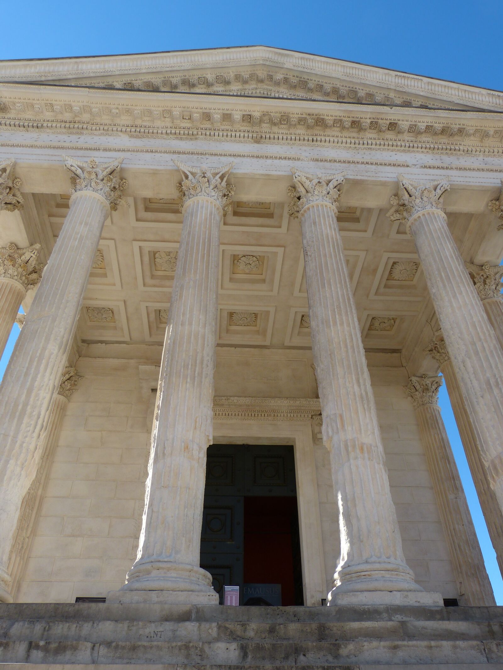 Panasonic Lumix DMC-FZ150 sample photo. Nimes, france, south of photography
