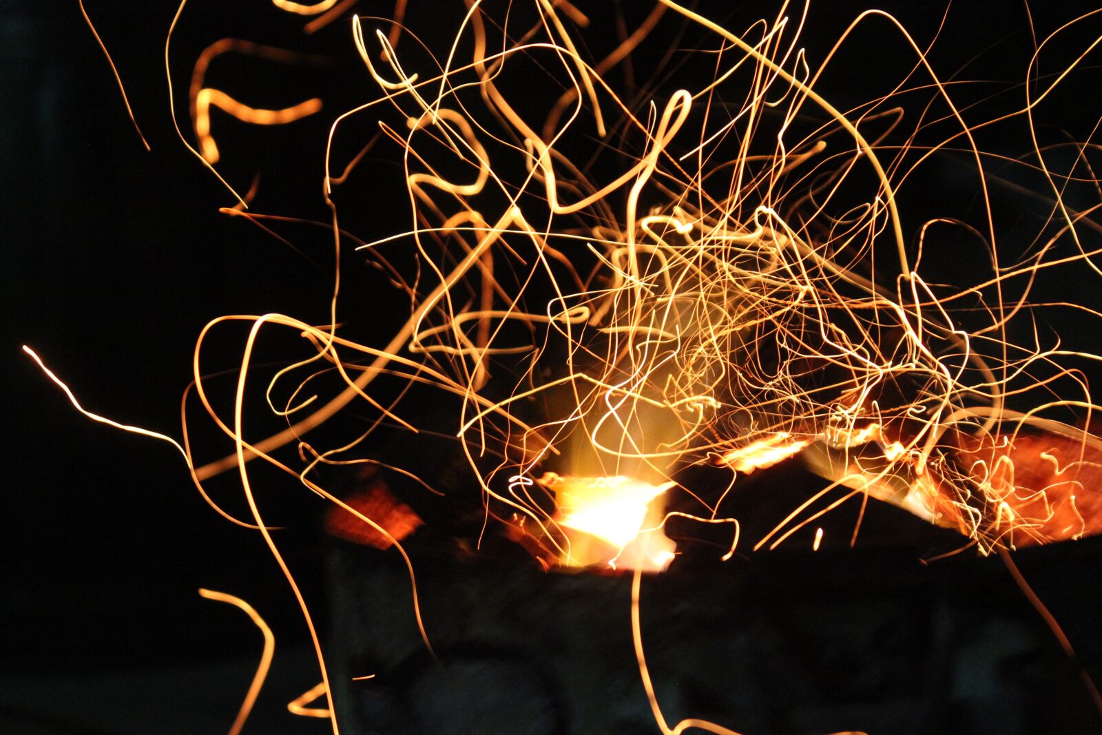 Canon EOS 550D (EOS Rebel T2i / EOS Kiss X4) sample photo. Light, fire, flame photography