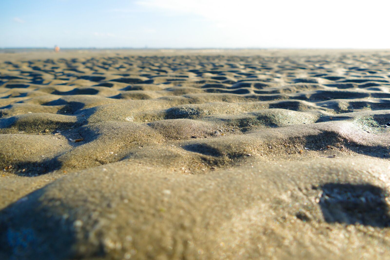 Panasonic Lumix DMC-FZ1000 sample photo. Beach, watts, sand photography