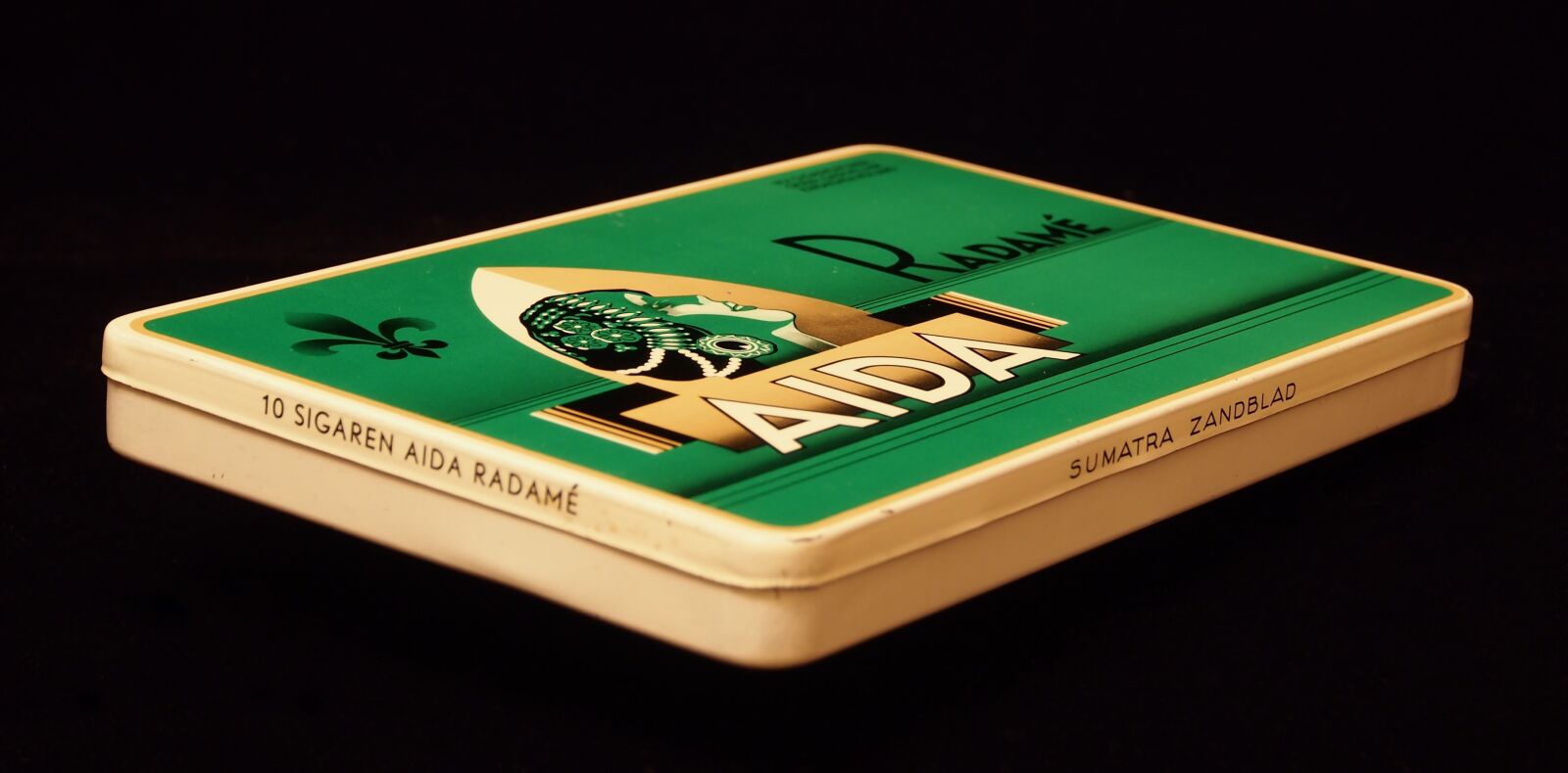 Olympus OM-D E-M5 sample photo. Aida radamé, cigars, box photography