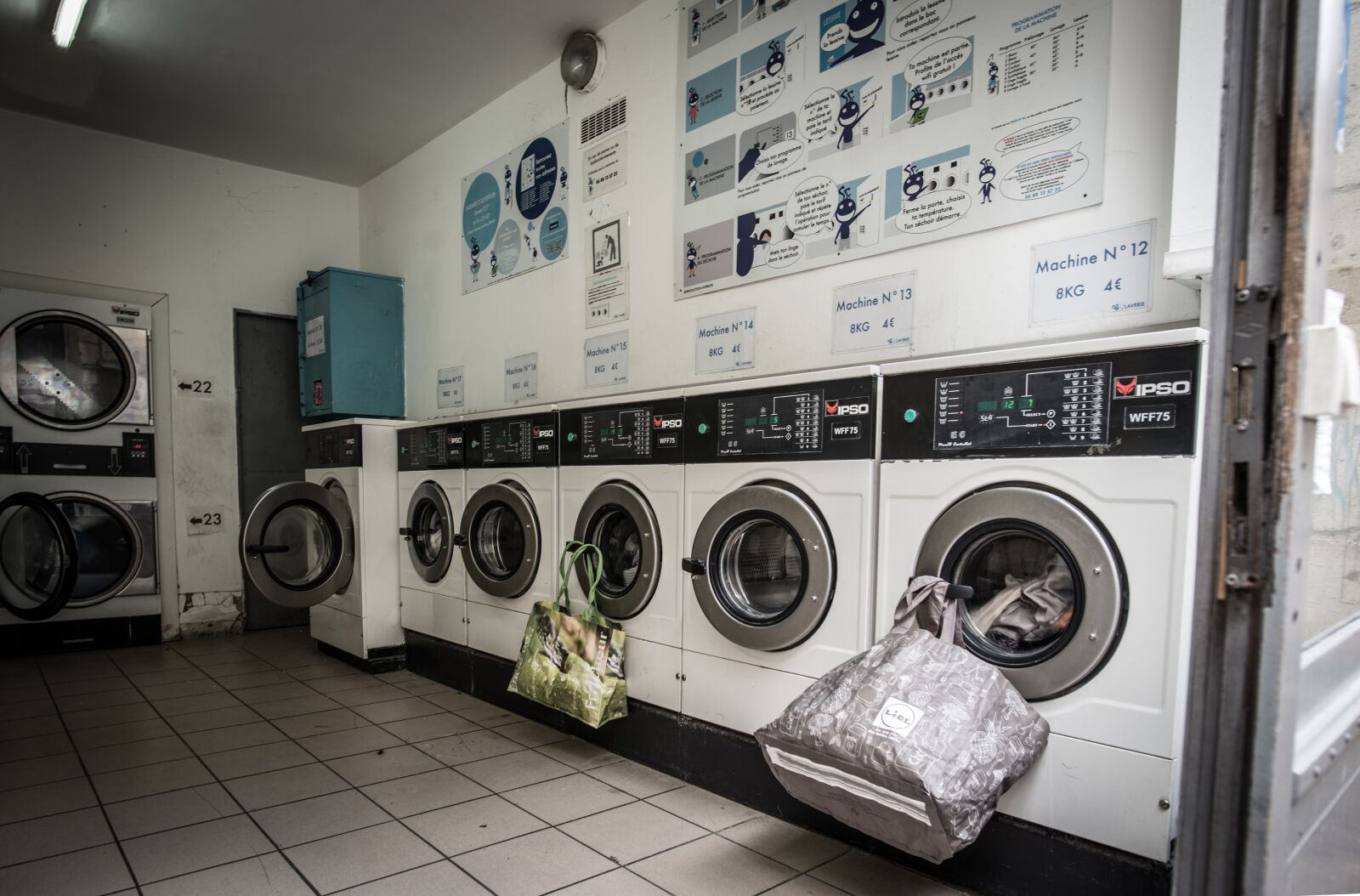 Nikon D610 sample photo. Laundry, laundromat, washer photography