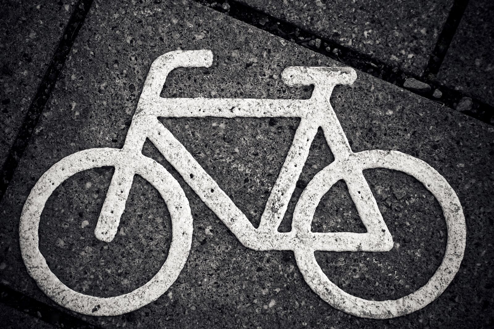 Olympus OM-D E-M10 sample photo. Bike, characters, cycle path photography
