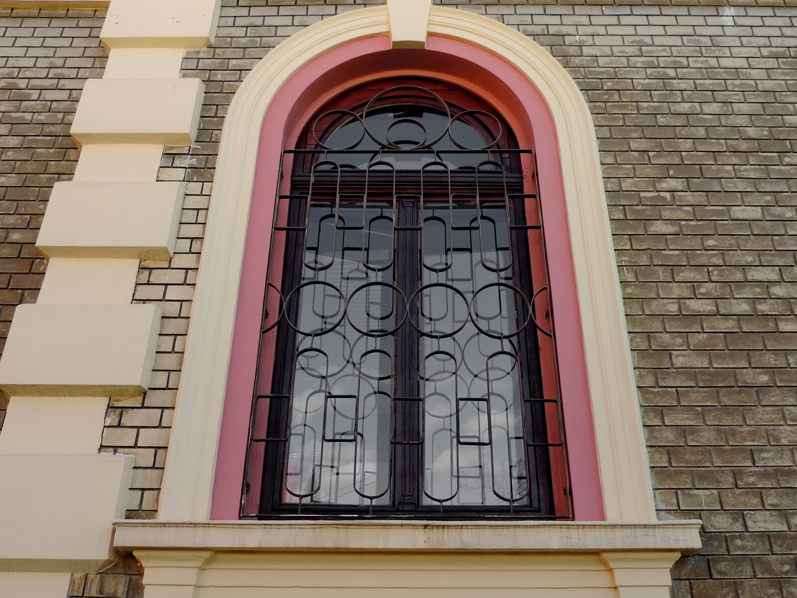 Nikon Coolpix P520 sample photo. Facade, architecture, building, window photography