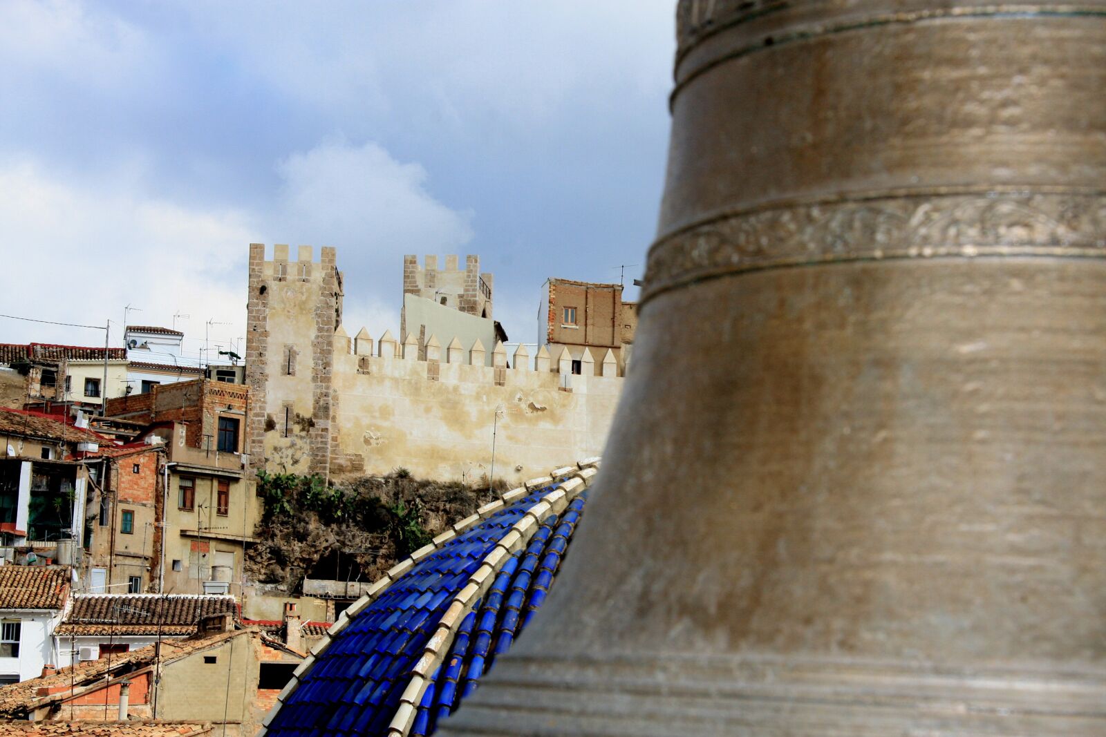 Canon EOS 40D sample photo. Bell tower, castle, campaigns photography