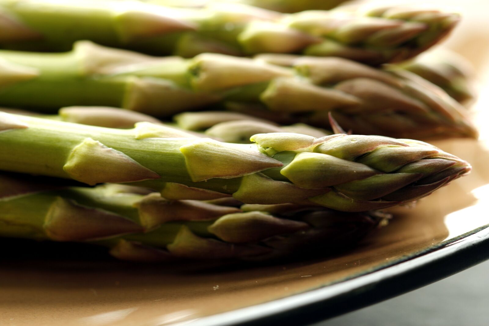 Canon EOS 600D (Rebel EOS T3i / EOS Kiss X5) sample photo. Asparagus, tips photography