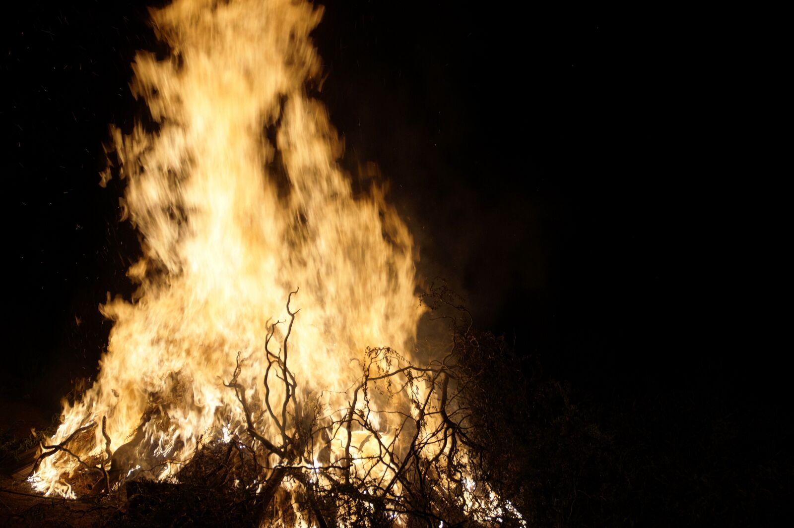 Sony SLT-A58 sample photo. Fire, burning, bonfire photography