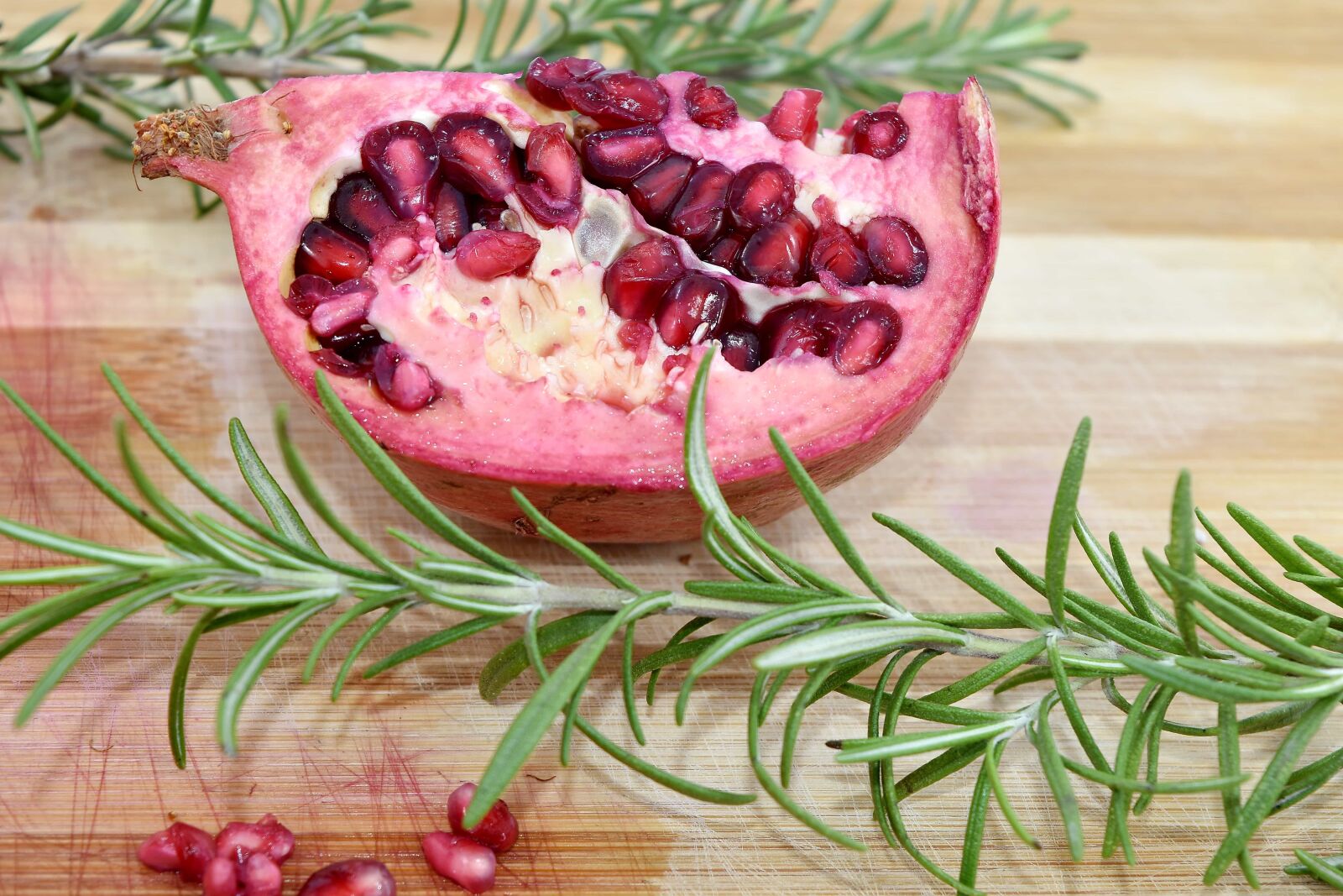 Nikon D5500 sample photo. Antioxidant, herb, pomegranate, rosemary photography