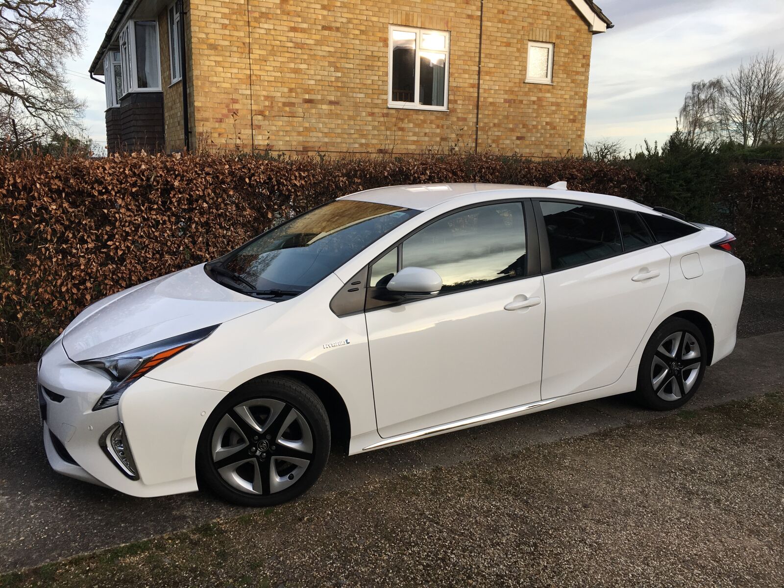 iPhone 6s Plus back camera 4.15mm f/2.2 sample photo. Toyota, prius, car photography