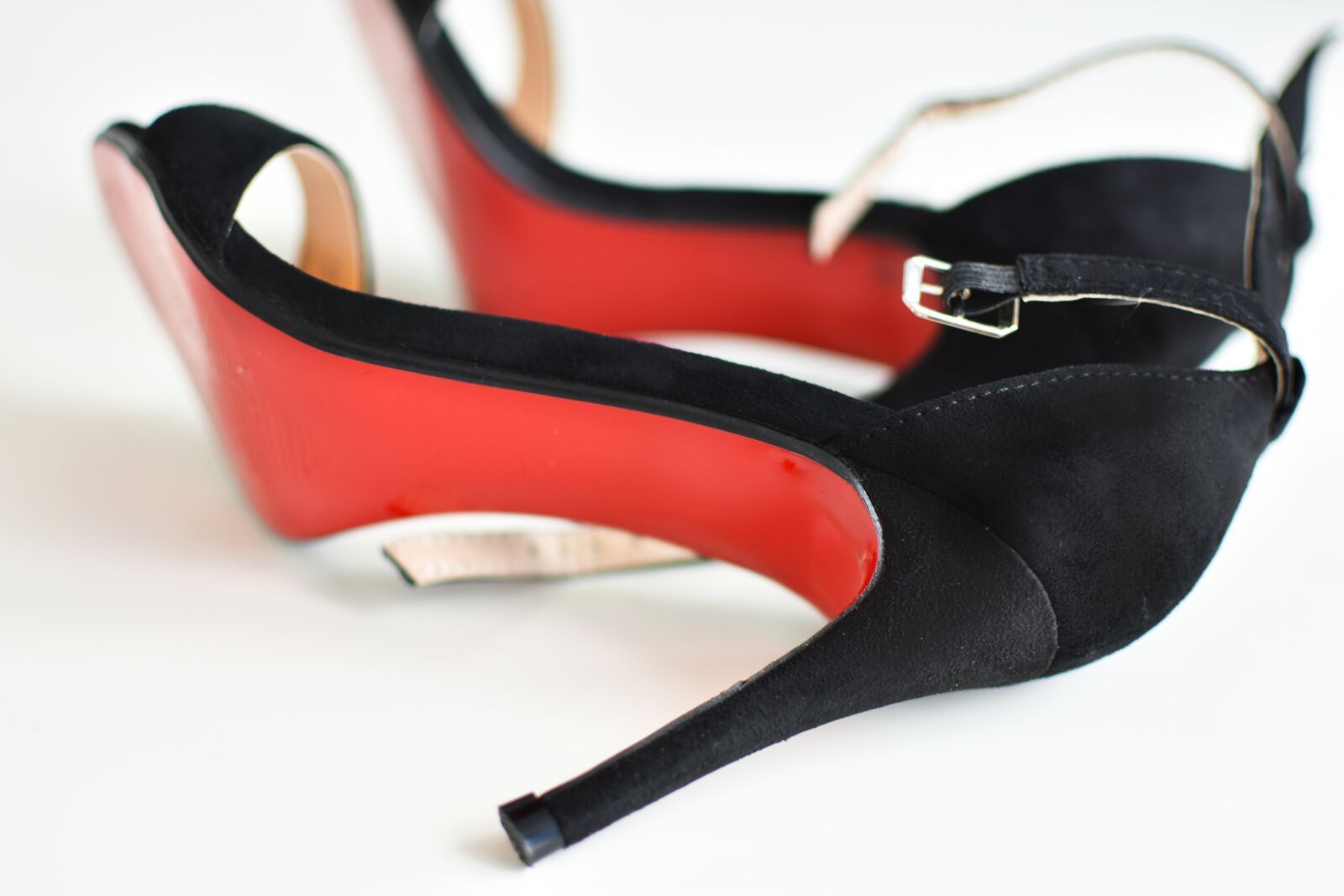 Nikon D3400 sample photo. Women's shoes, high heels photography