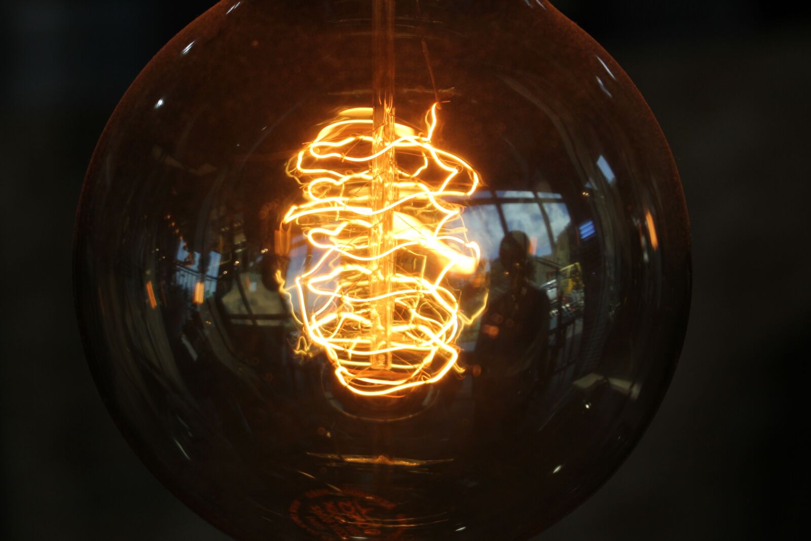Canon EOS 550D (EOS Rebel T2i / EOS Kiss X4) sample photo. Lamp, light bulb, light photography