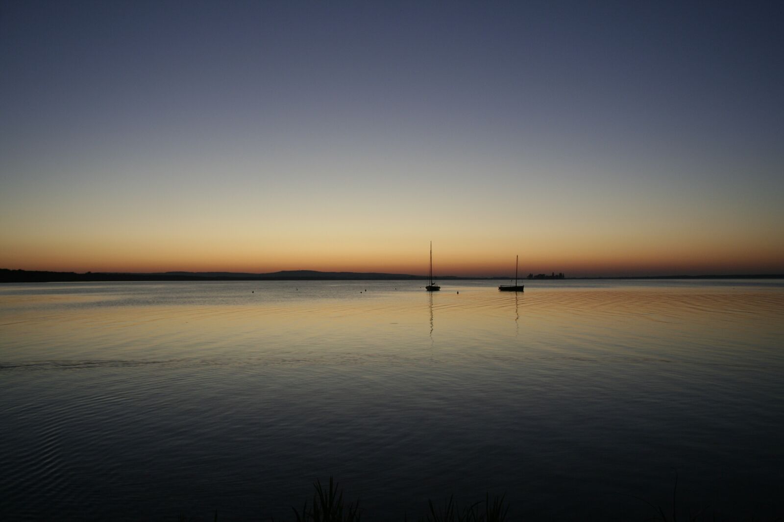 Canon EOS 350D (EOS Digital Rebel XT / EOS Kiss Digital N) sample photo. Sunset, ship, sky photography