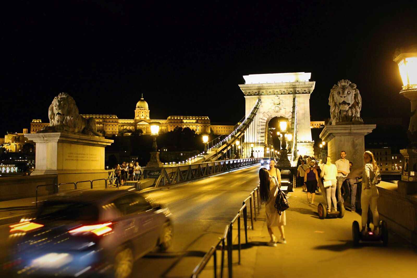 Canon EOS 600D (Rebel EOS T3i / EOS Kiss X5) sample photo. Chain, bridge, city photography