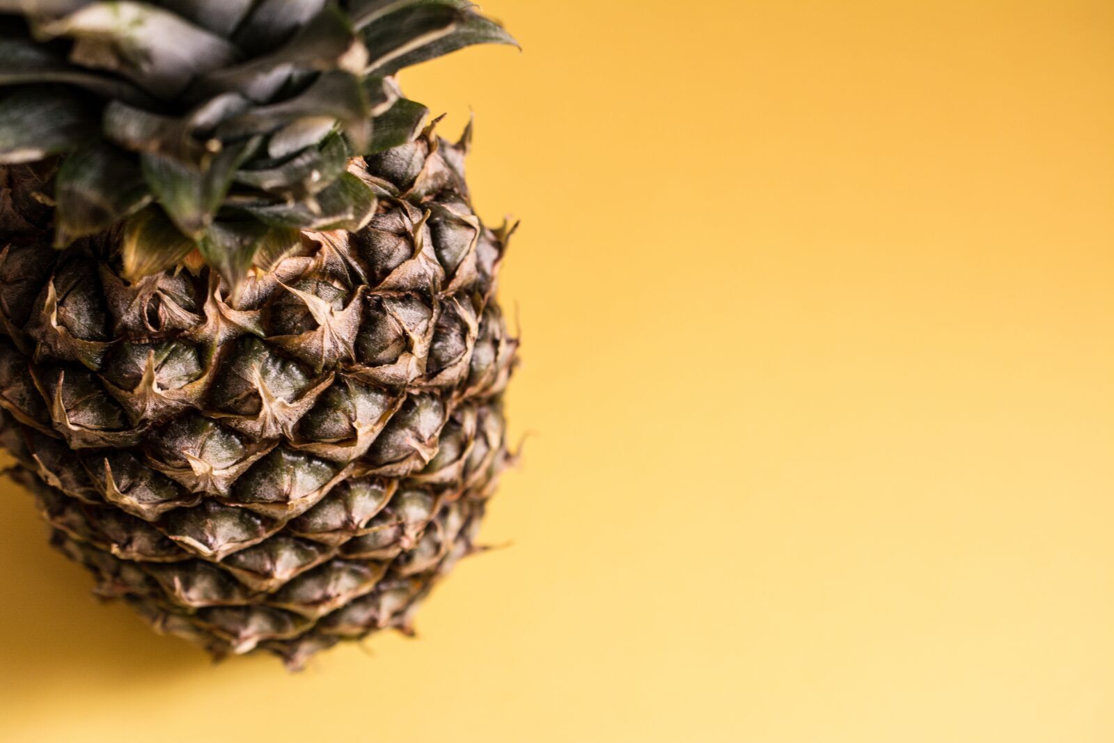 Nikon D5200 sample photo. Pineapple, fruit, healthy photography