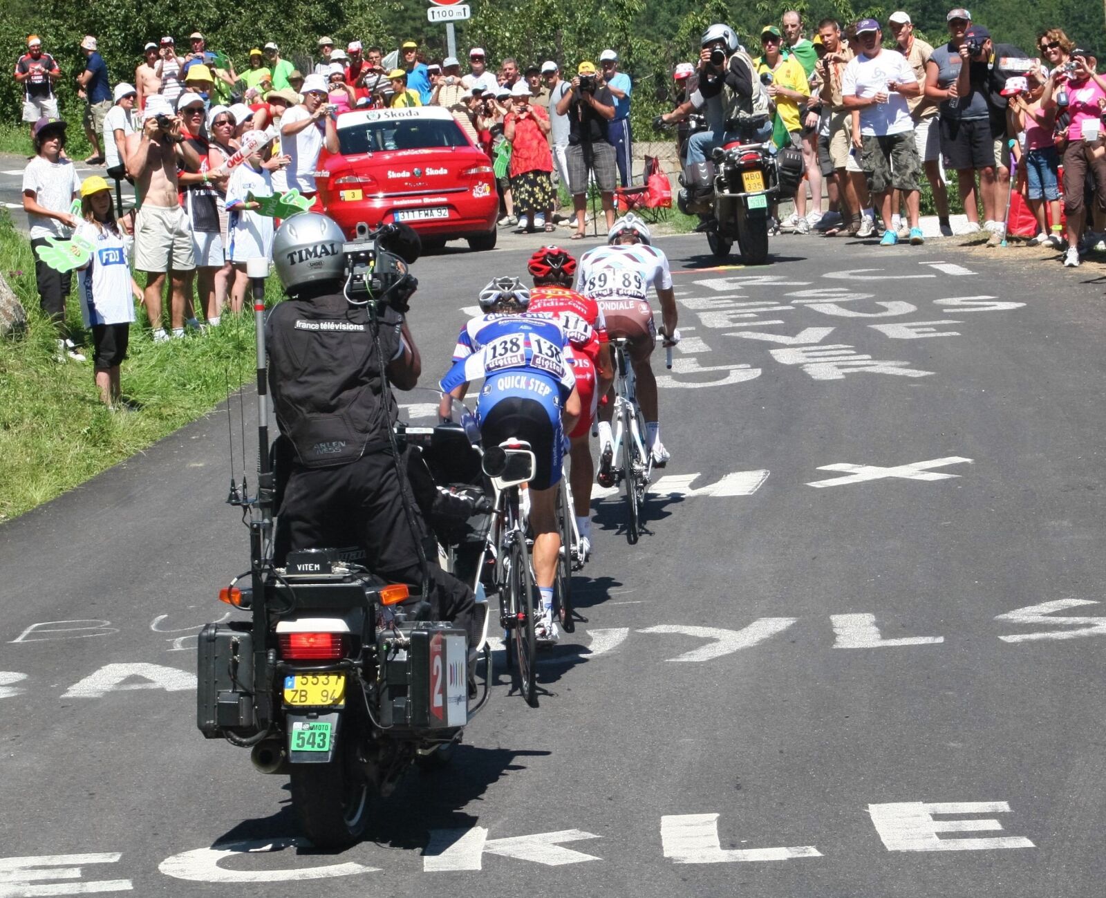 Canon EOS 20D sample photo. Tour de france, tv photography