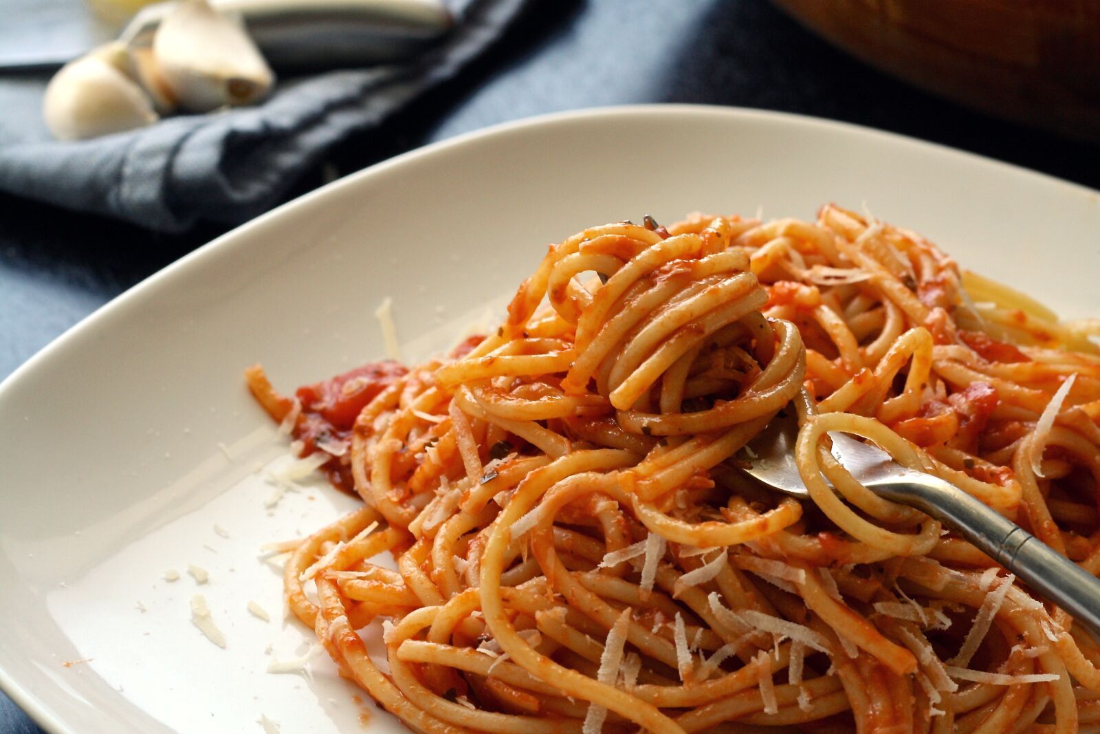 Canon EOS 1000D (EOS Digital Rebel XS / EOS Kiss F) sample photo. Pasta, spaghetti, food photography