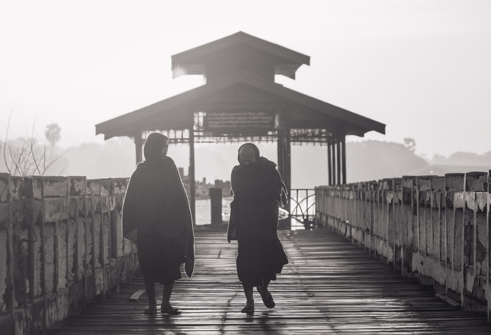 Canon EF-S 55-250mm F4-5.6 IS sample photo. Morning conversation - amarapura photography