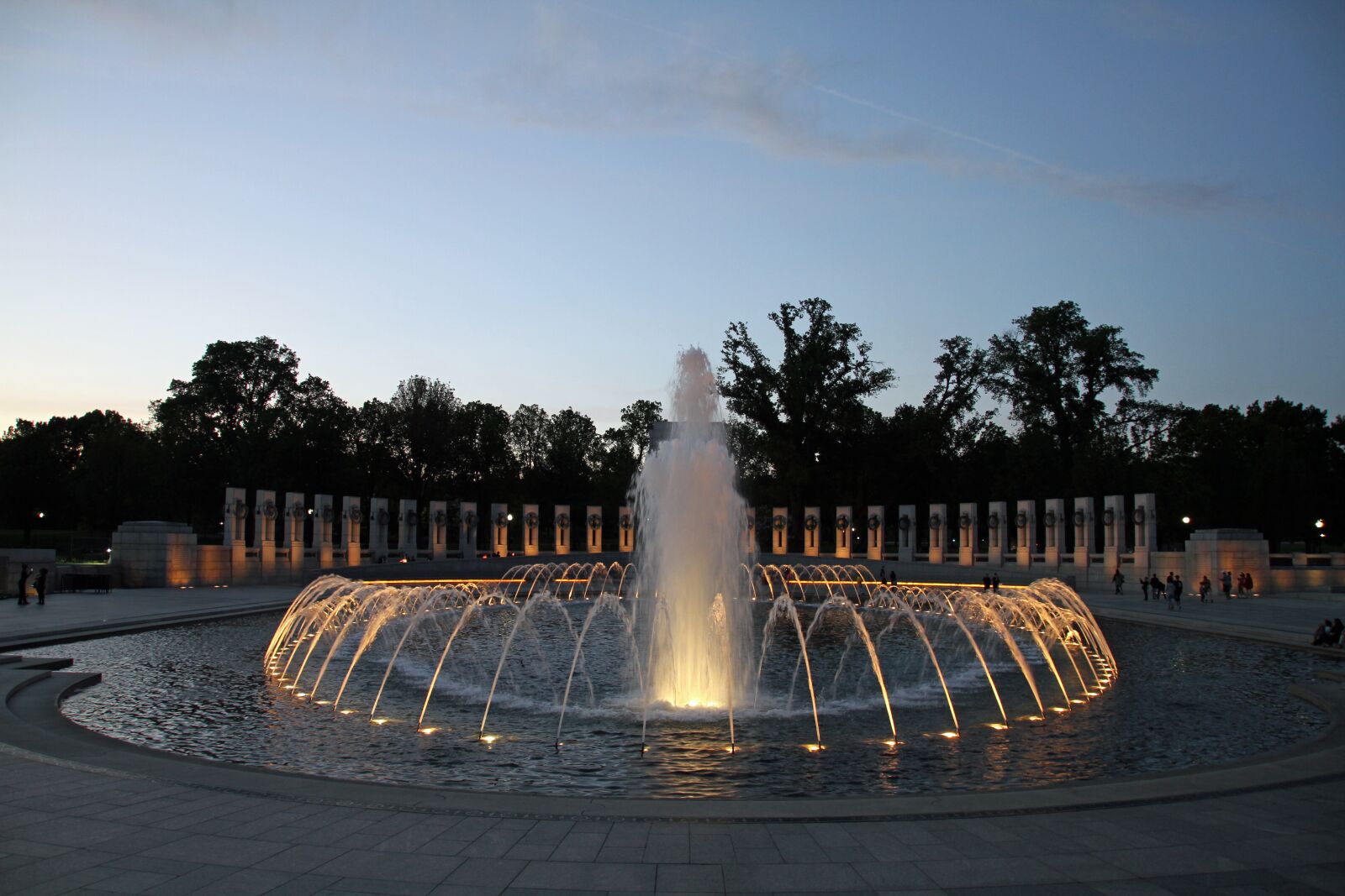 Canon EOS 7D sample photo. Sunset, memorial, wwii photography